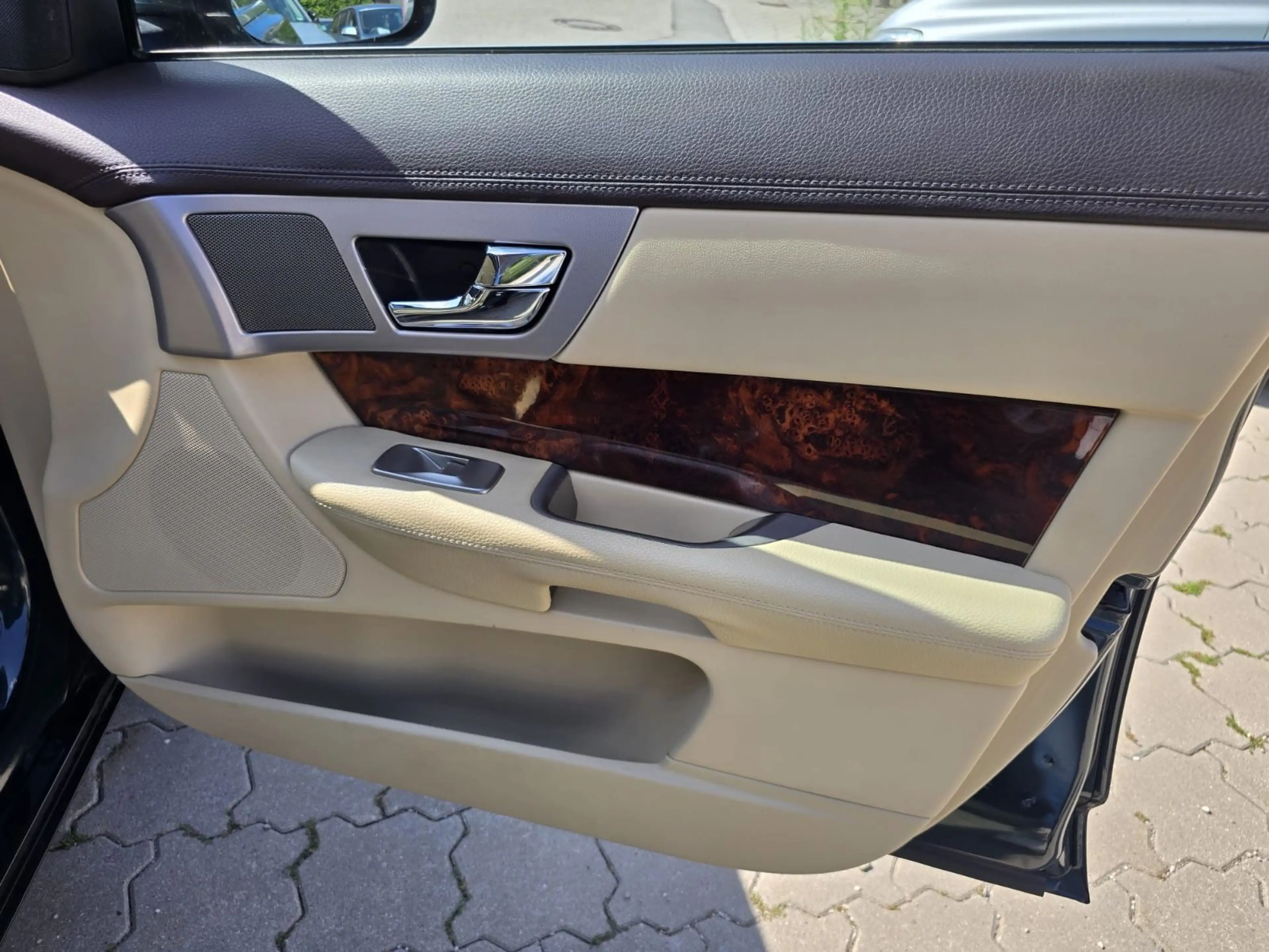 Jaguar XF 3.0 V6 Diesel S Luxury — photo 33