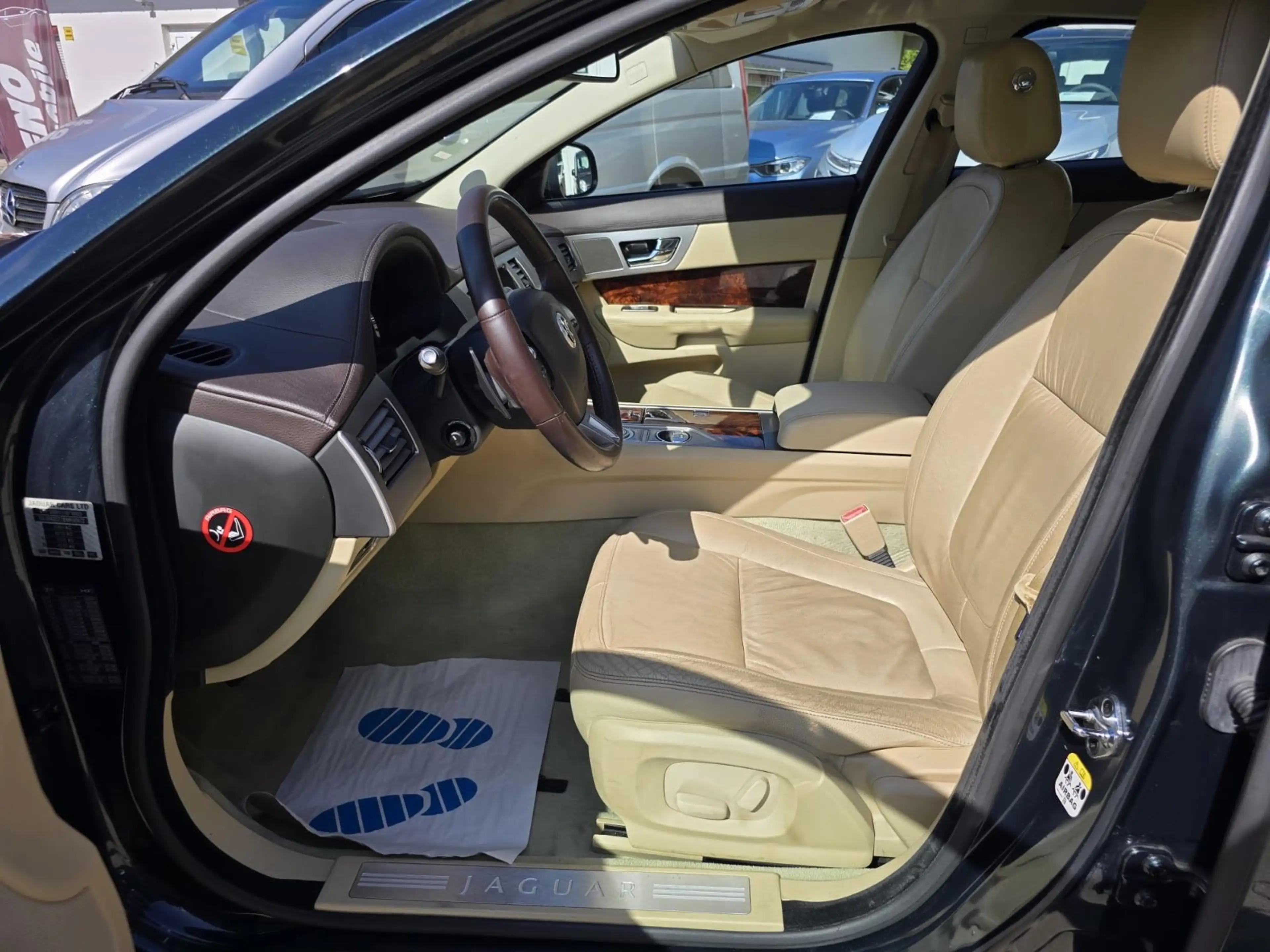 Jaguar XF 3.0 V6 Diesel S Luxury — photo 11