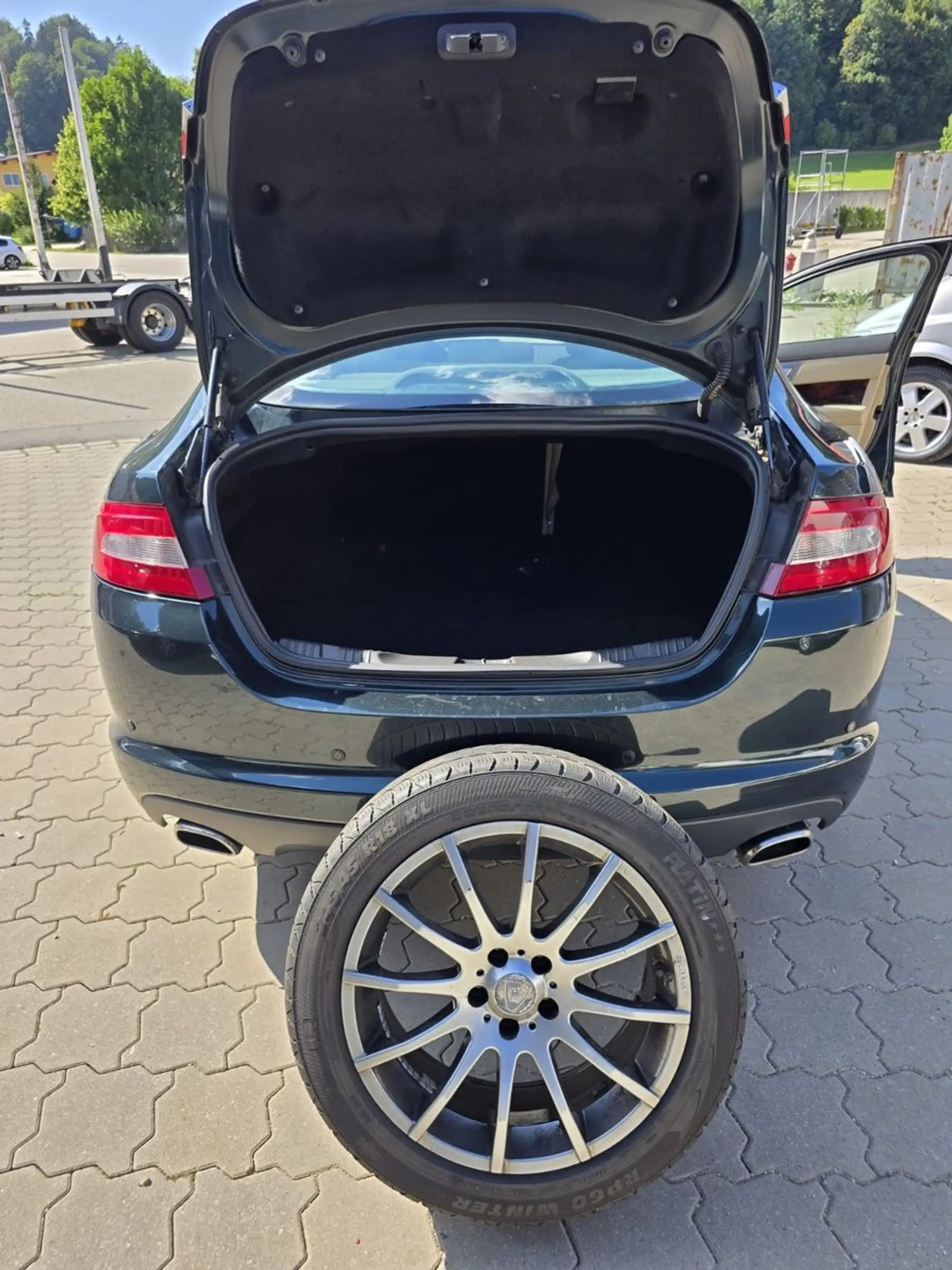 Jaguar XF 3.0 V6 Diesel S Luxury — photo 37
