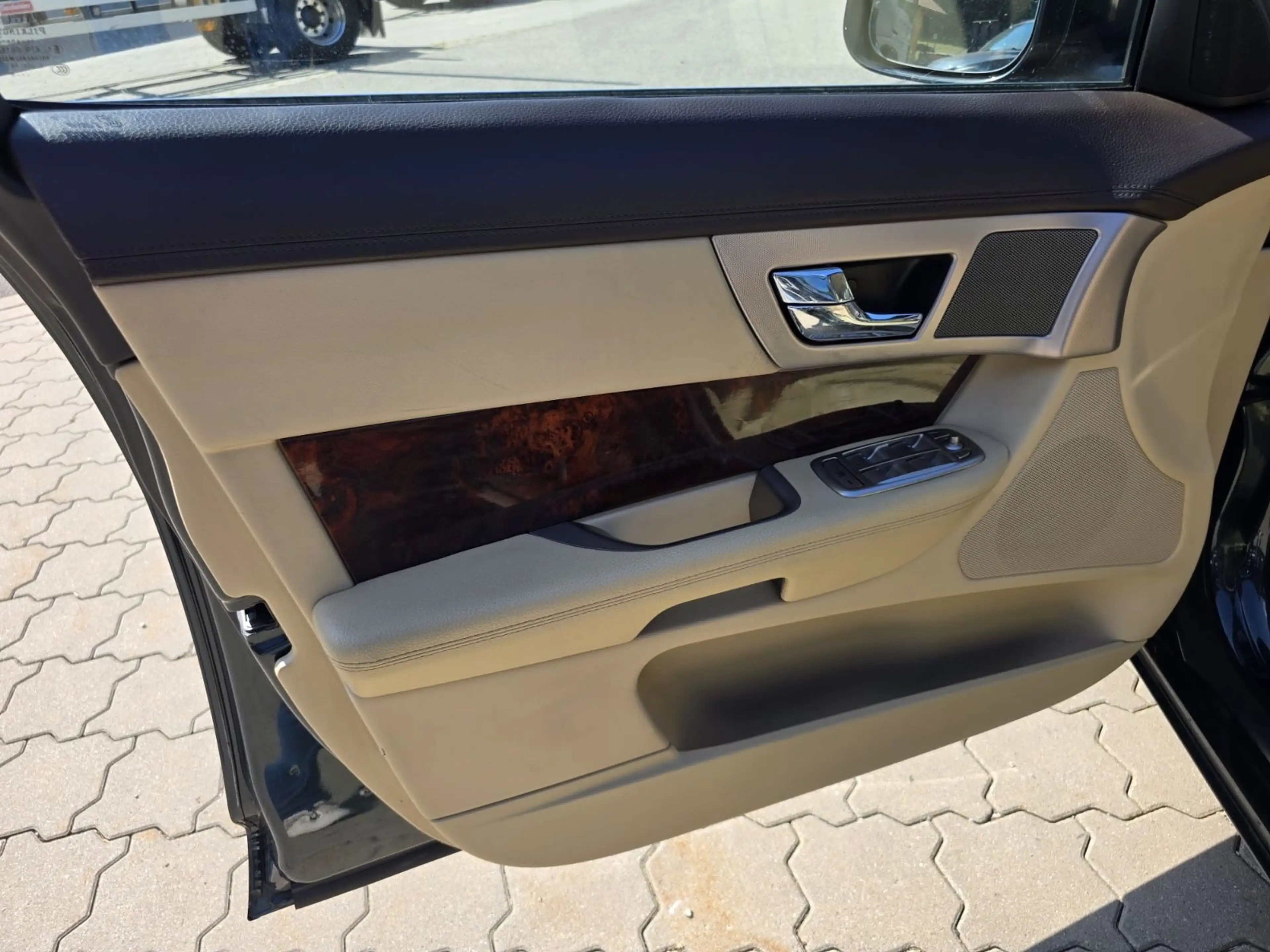 Jaguar XF 3.0 V6 Diesel S Luxury — photo 10
