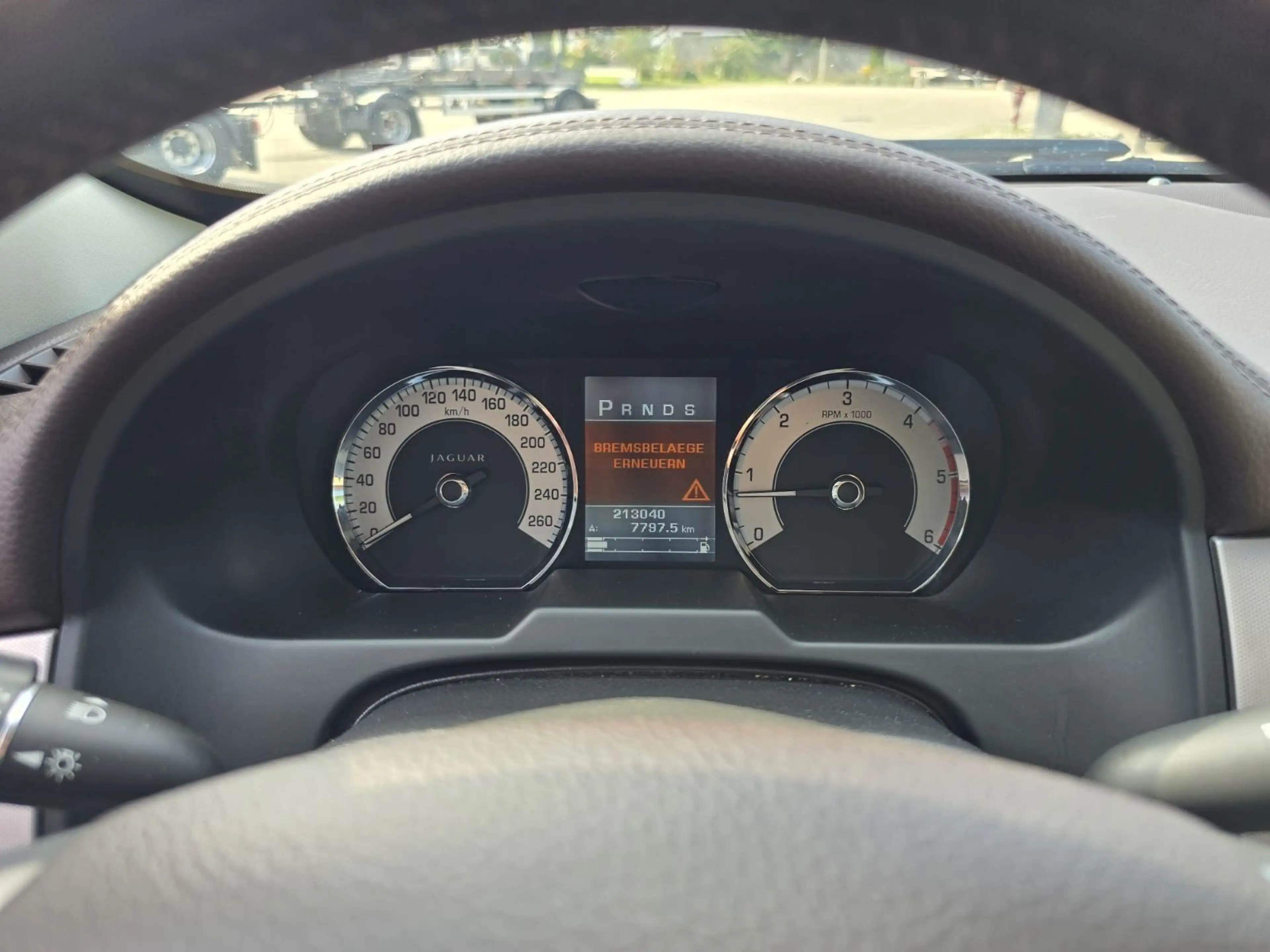 Jaguar XF 3.0 V6 Diesel S Luxury — photo 50