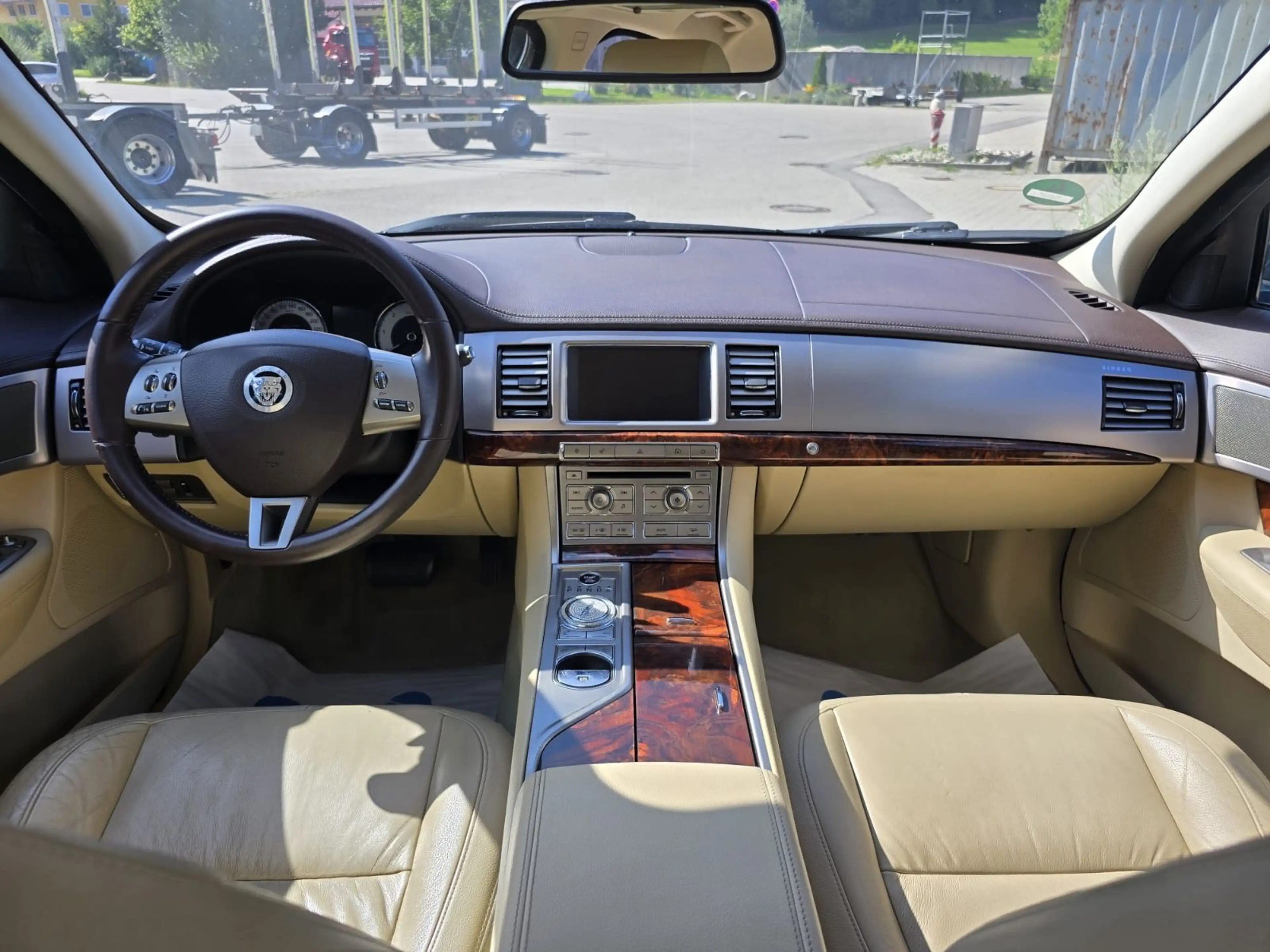 Jaguar XF 3.0 V6 Diesel S Luxury — photo 15