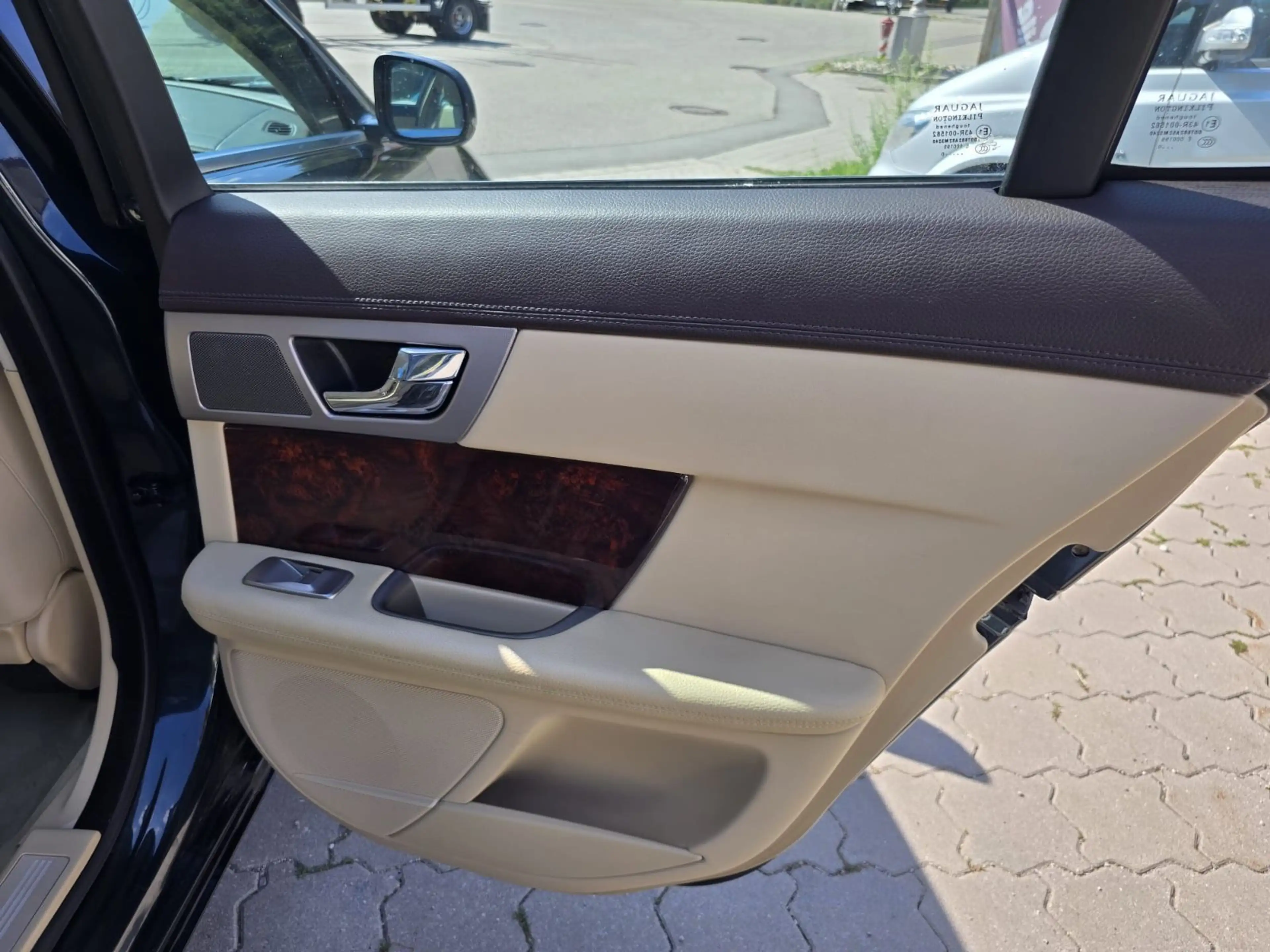 Jaguar XF 3.0 V6 Diesel S Luxury — photo 34