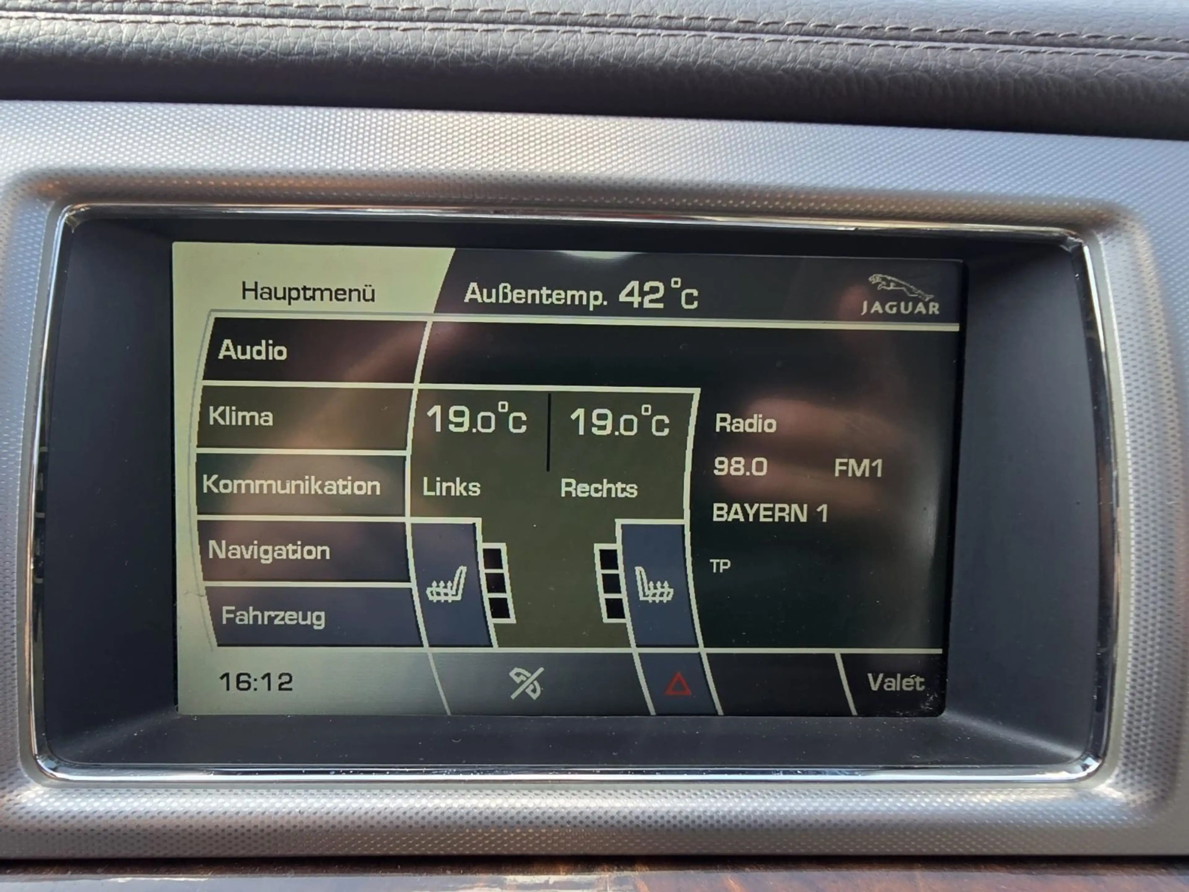 Jaguar XF 3.0 V6 Diesel S Luxury — photo 20