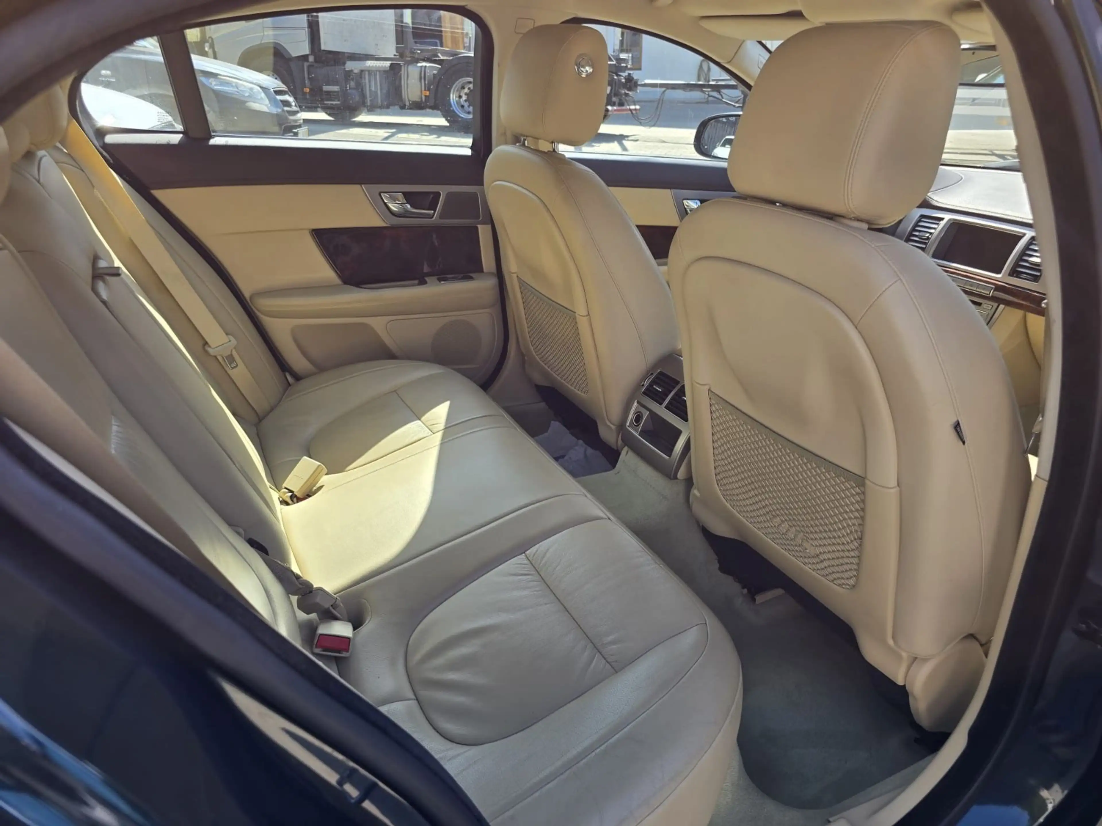 Jaguar XF 3.0 V6 Diesel S Luxury — photo 29