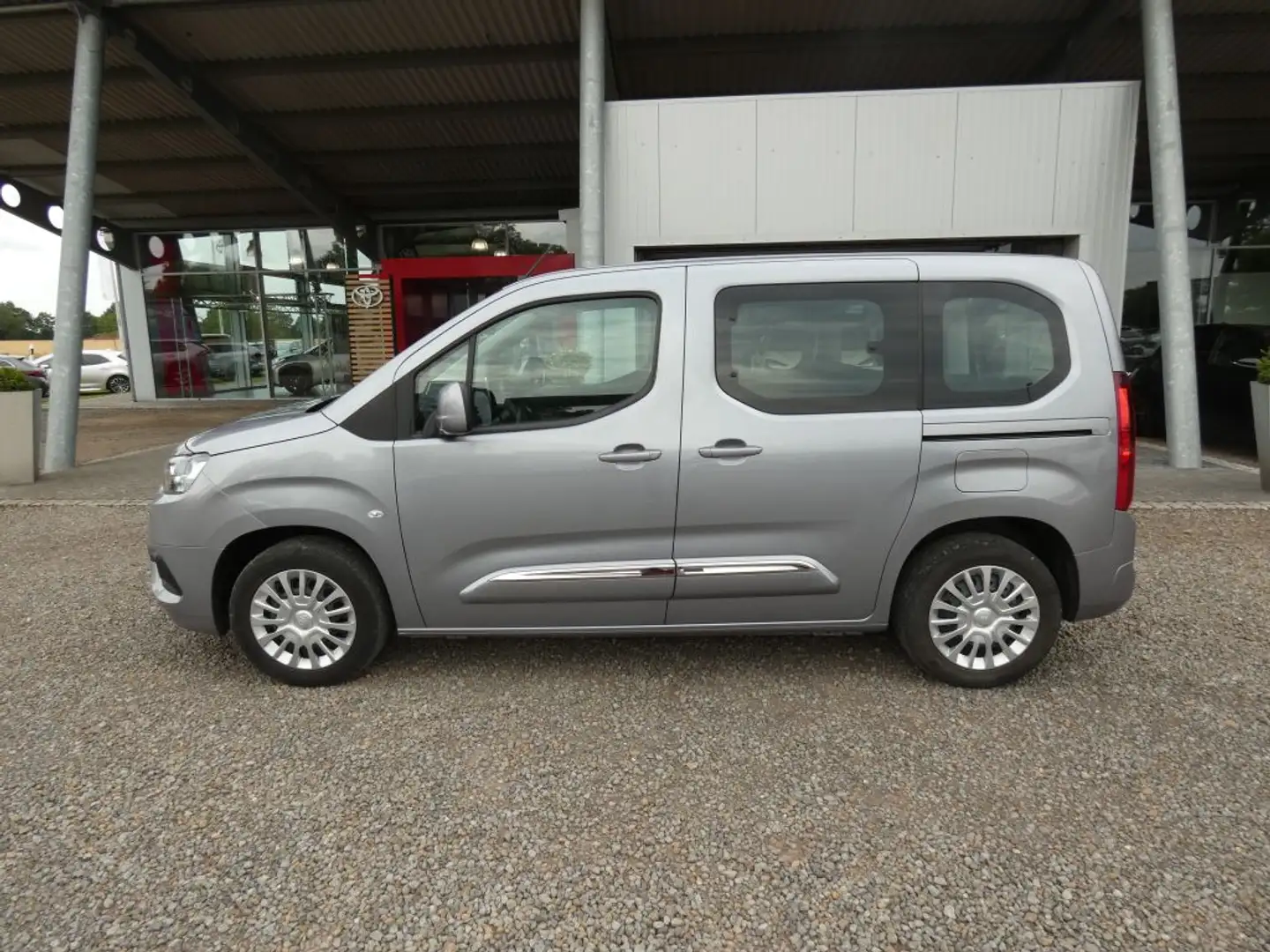 Toyota Proace City Verso 1.2 Turbo L1 Shuttle Srebrny - 2