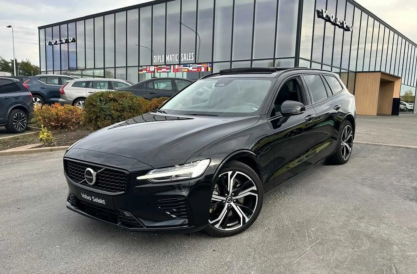Volvo V60 T6 AWD Plug-in 'GARANTIE 3 ANS' Zwart - 1
