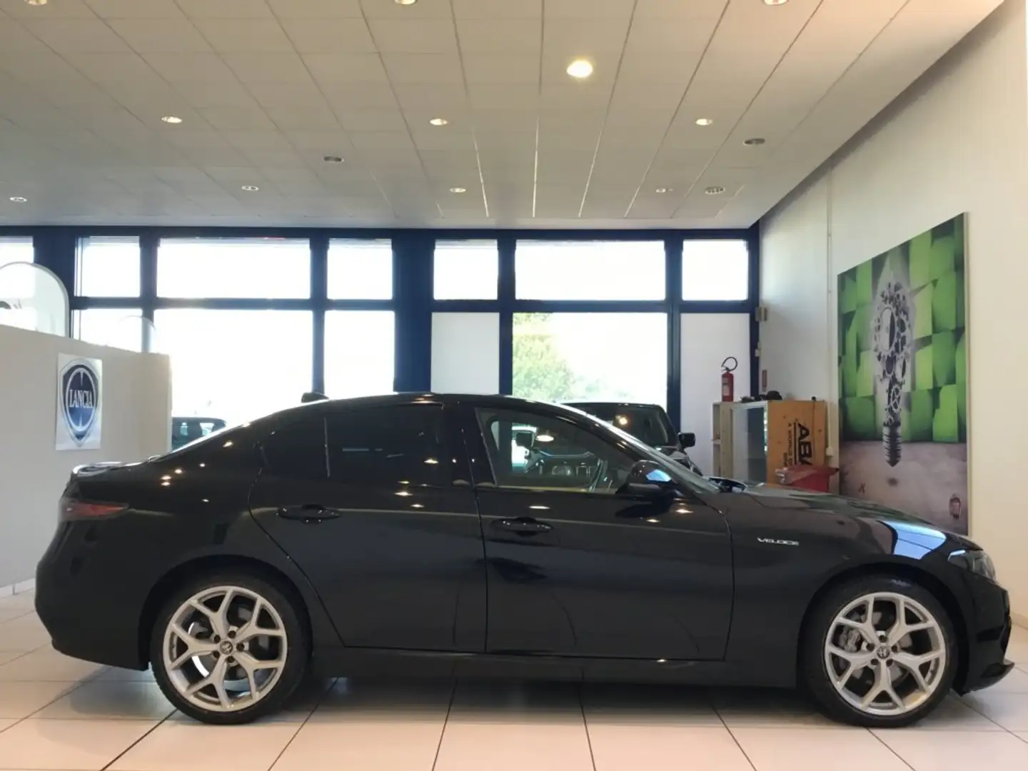 Alfa Romeo Giulia 2.0 Turbo 280 CV AT8 AWD Q4 Veloce MY23 Nero - 2