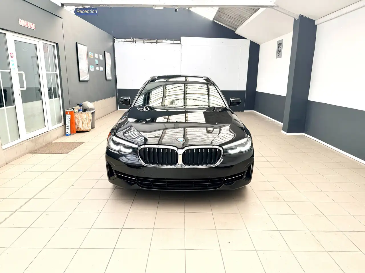 BMW 518