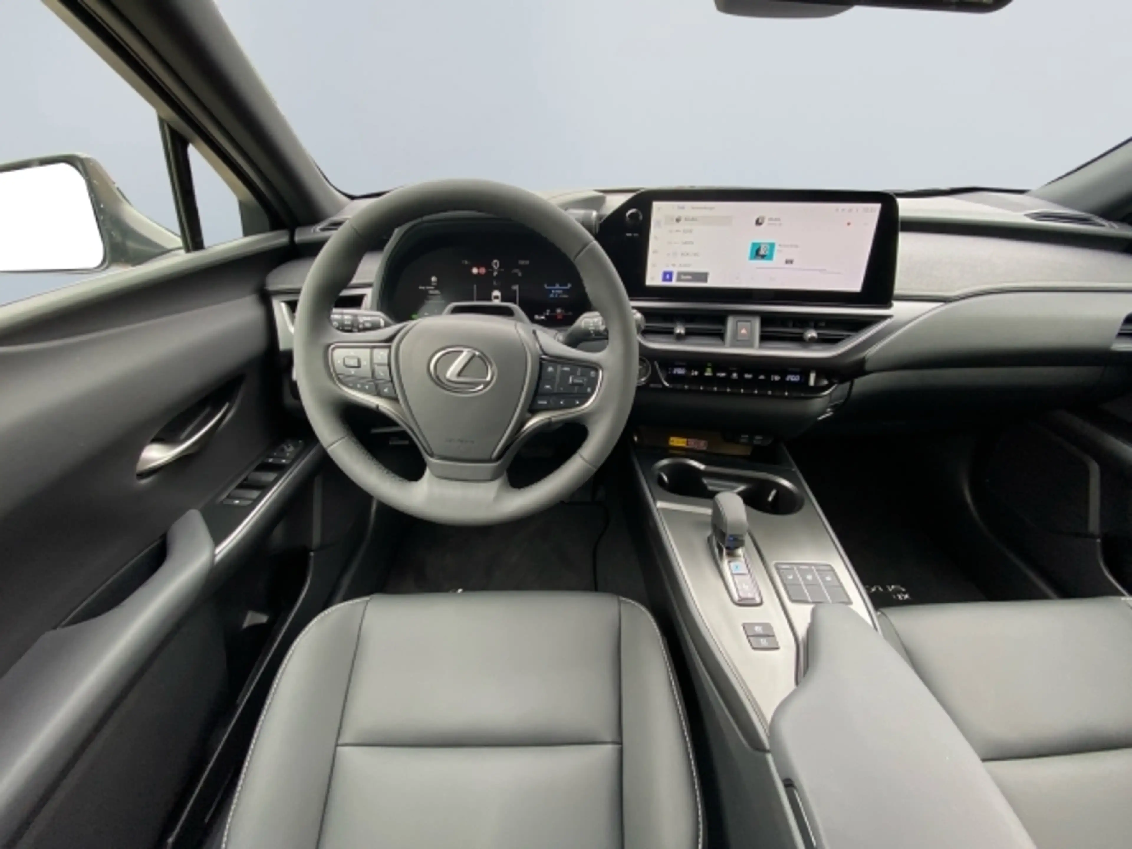 Lexus UX 300h F-Sport Design — photo 6