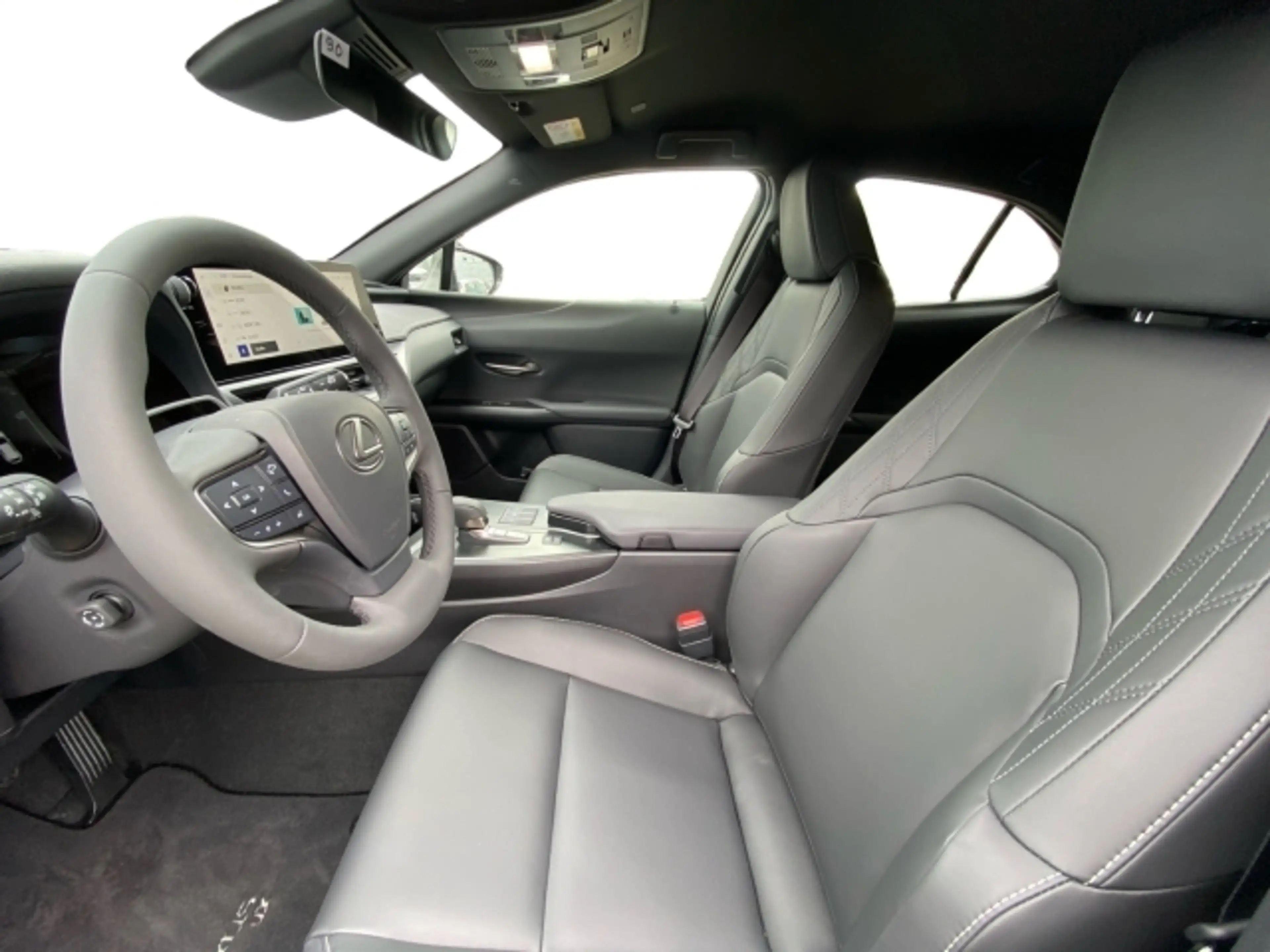 Lexus UX 300h F-Sport Design — photo 8