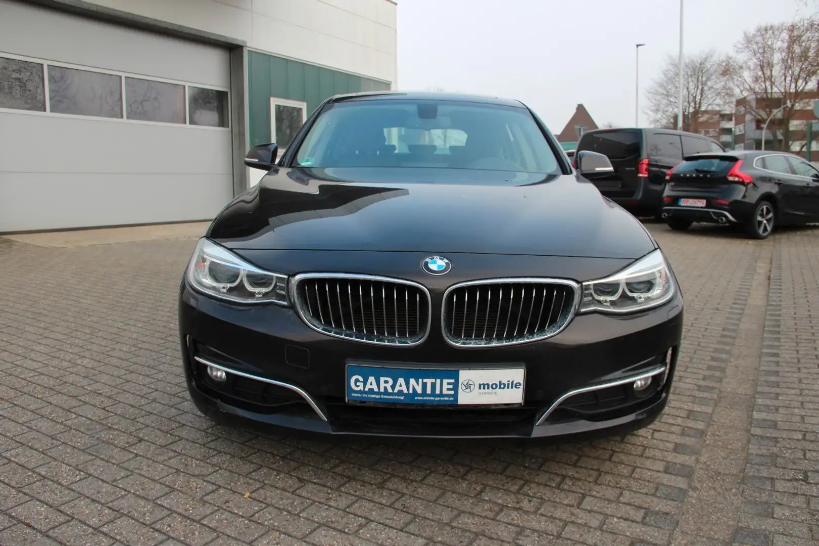 BMW 320 Luxury Line,Navi, PDC, Pano,AHK Brun - 1