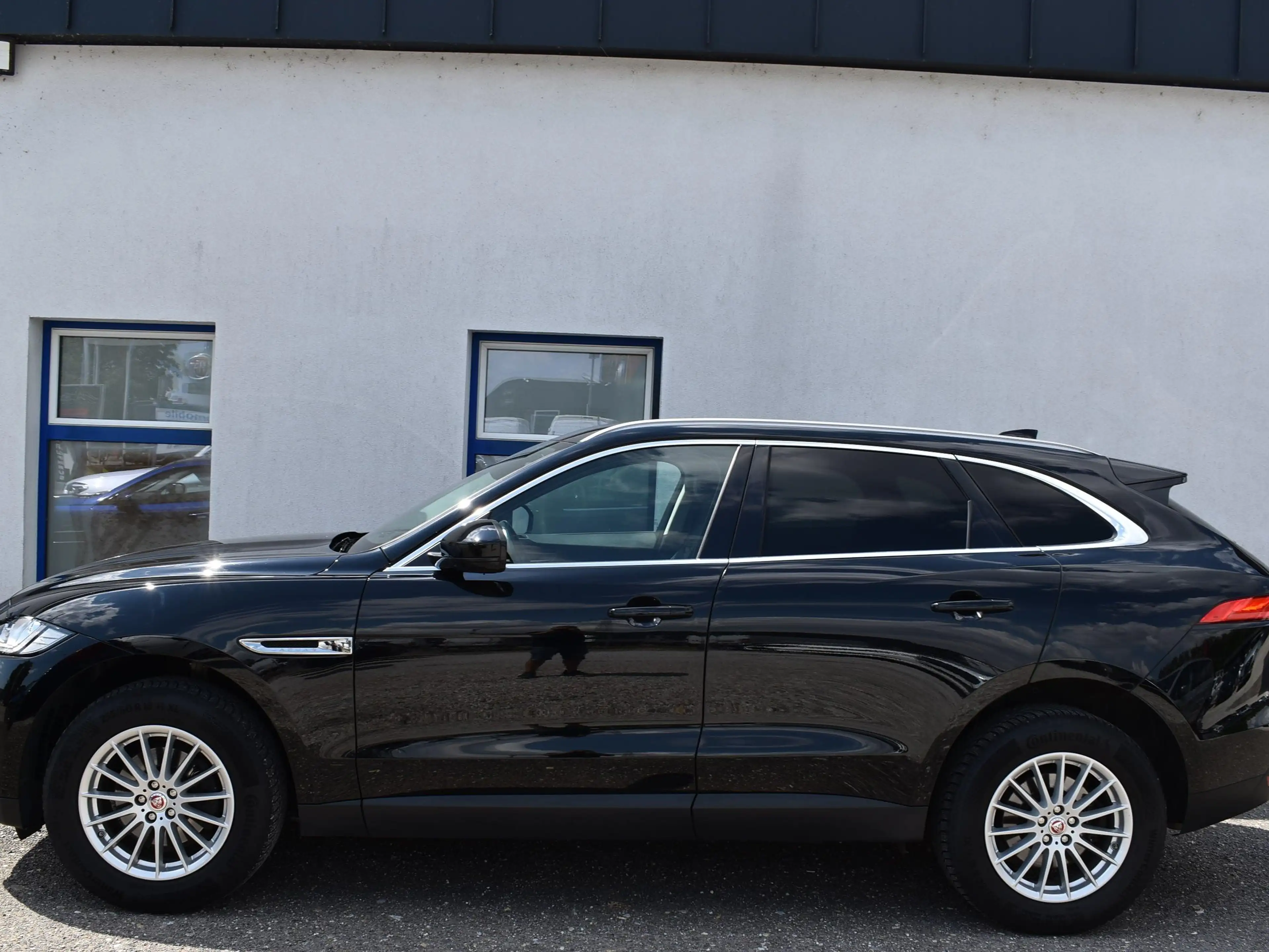 Jaguar F-Pace Prestige AWD — photo 3