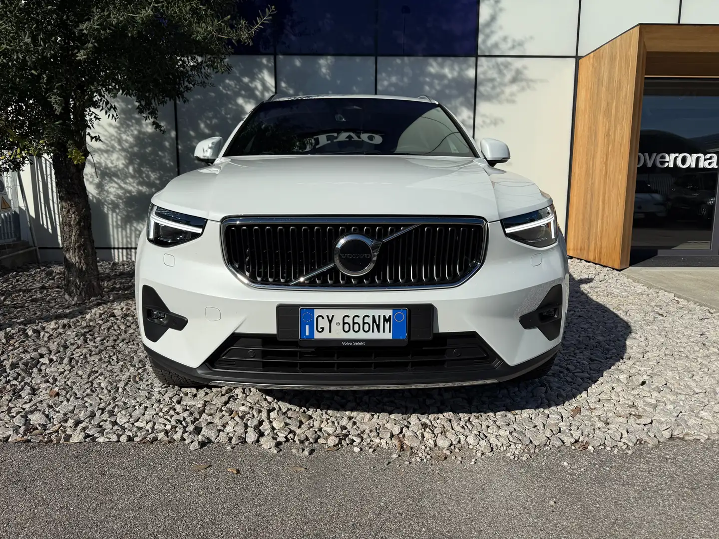 Volvo XC40 XC40 2.0 b3 Core auto Bianco - 2