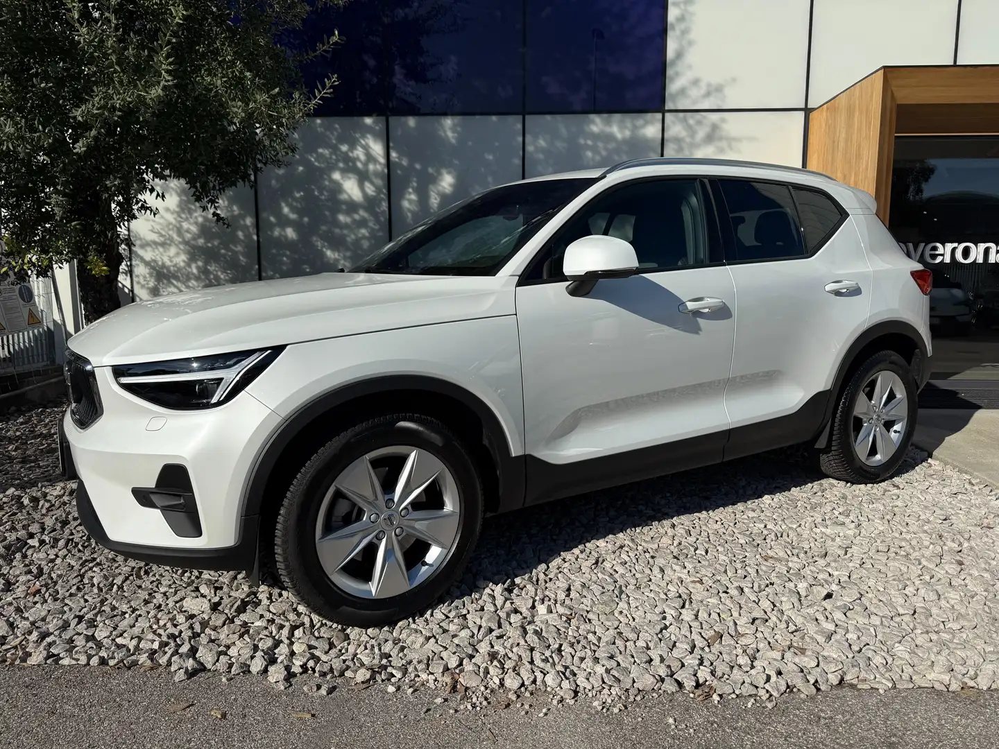 Volvo XC40 XC40 2.0 b3 Core auto Bianco - 1