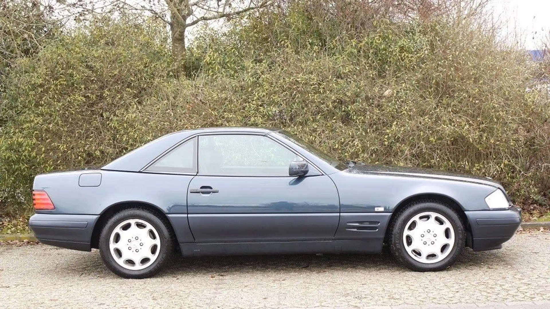 Mercedes-Benz SL 500 V8   l.Hand Blau - 2