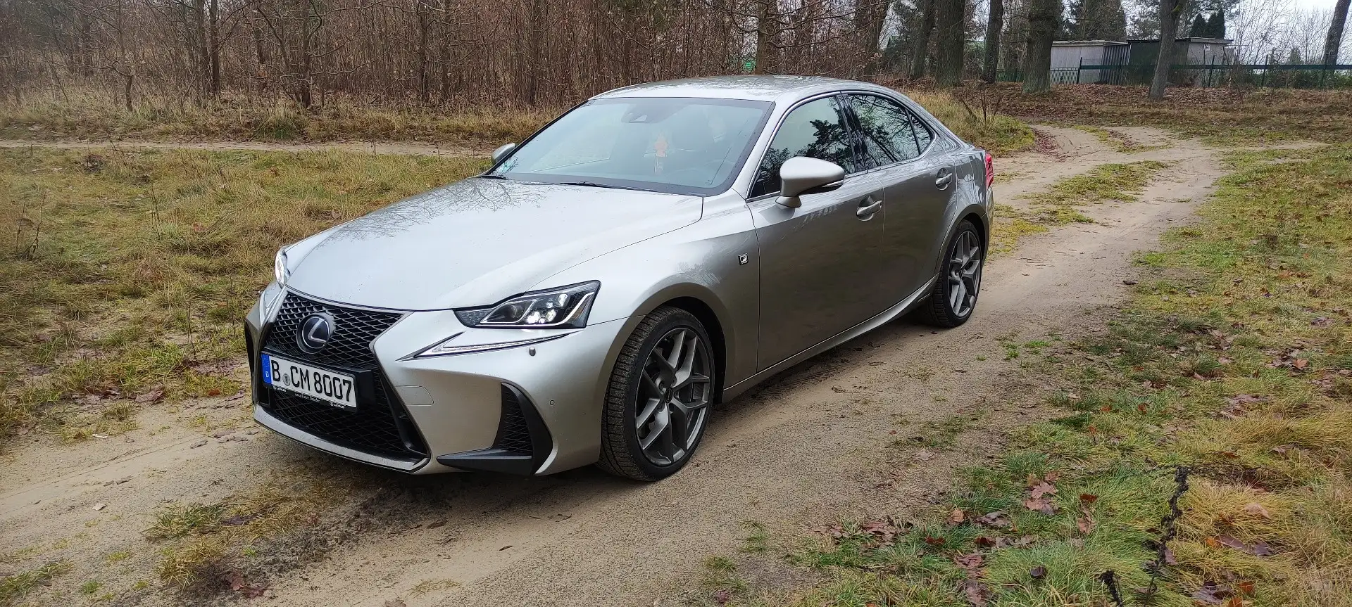 Lexus IS 300 300h F SPORT - 1