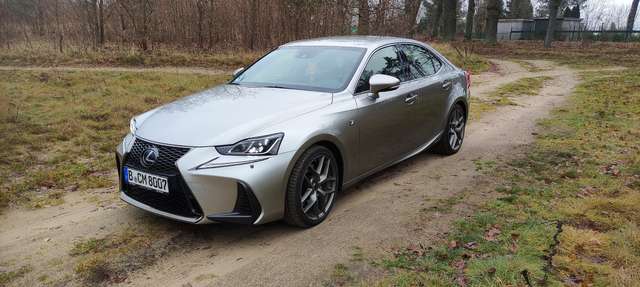 Imagine Lexus IS 300 300h F SPORT