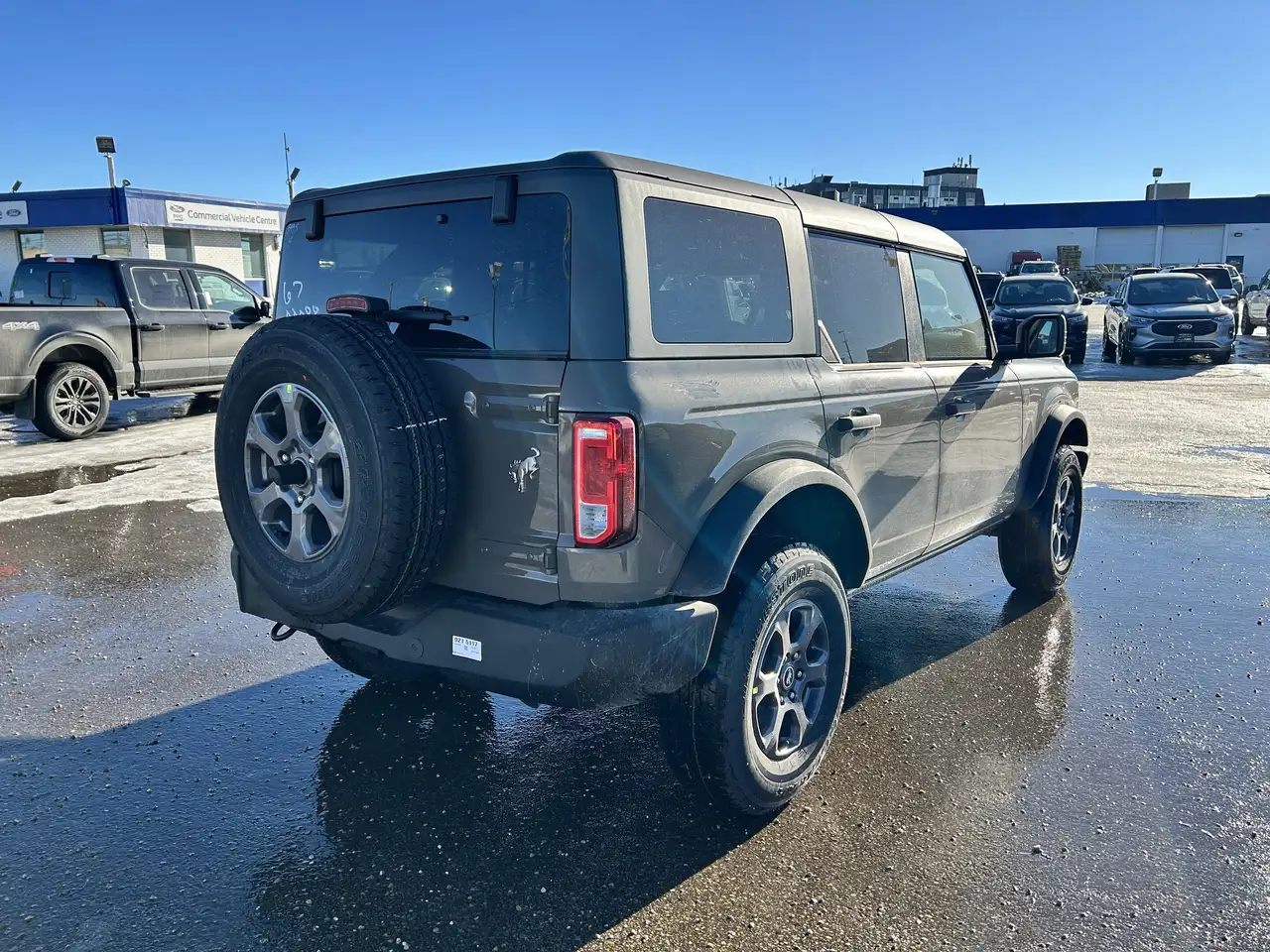 Ford Bronco снимка Ford Bronco