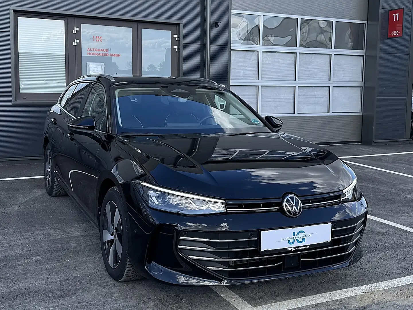 Volkswagen Passat Variant 1,5 eTSI Business * AHK * ACC * Assistenz * 360° Schwarz - 1