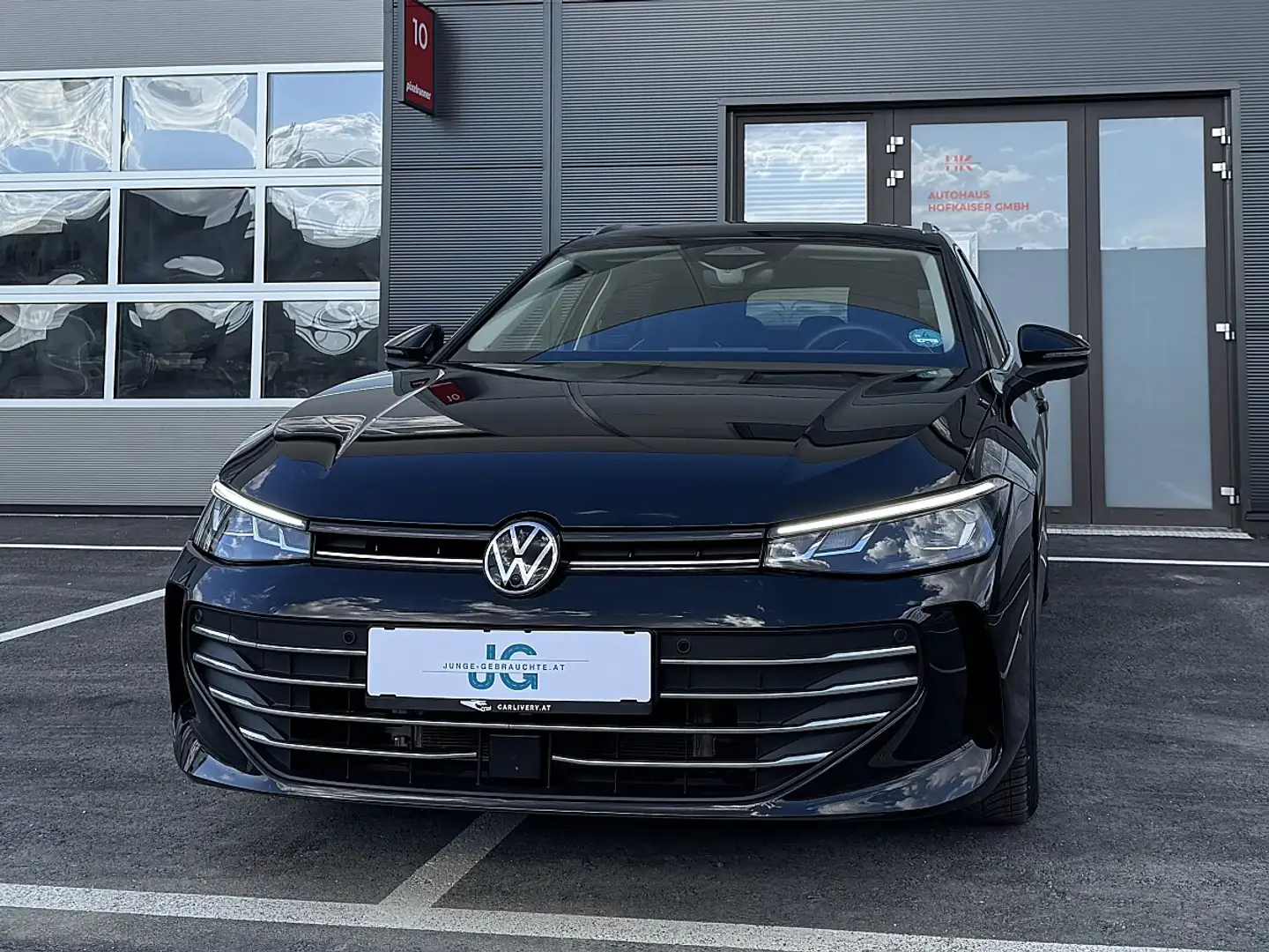 Volkswagen Passat Variant 1,5 eTSI Business * AHK * ACC * Assistenz * 360° Schwarz - 2