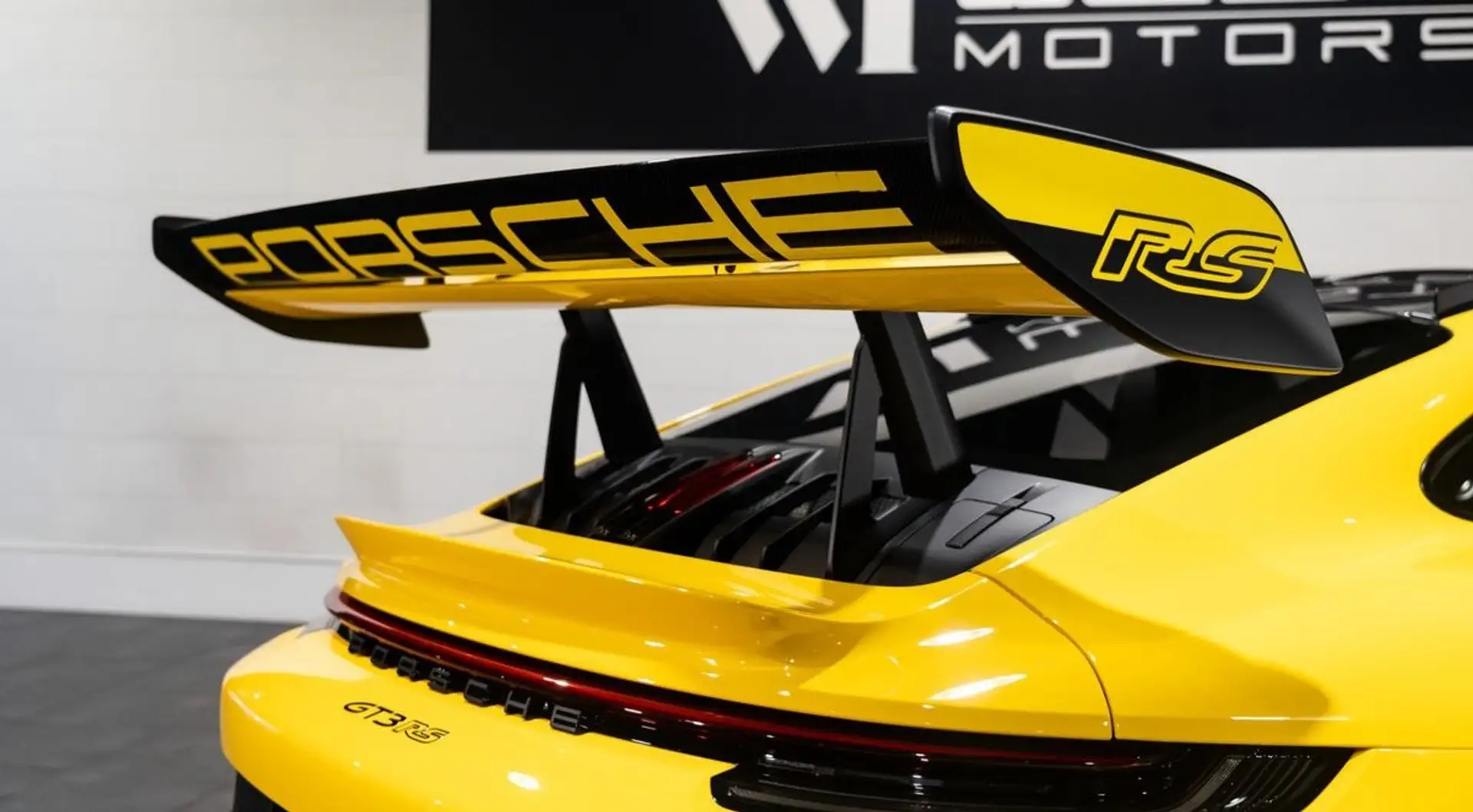 포르쉐 911 GT3 RS 2023 옐로 사진 6