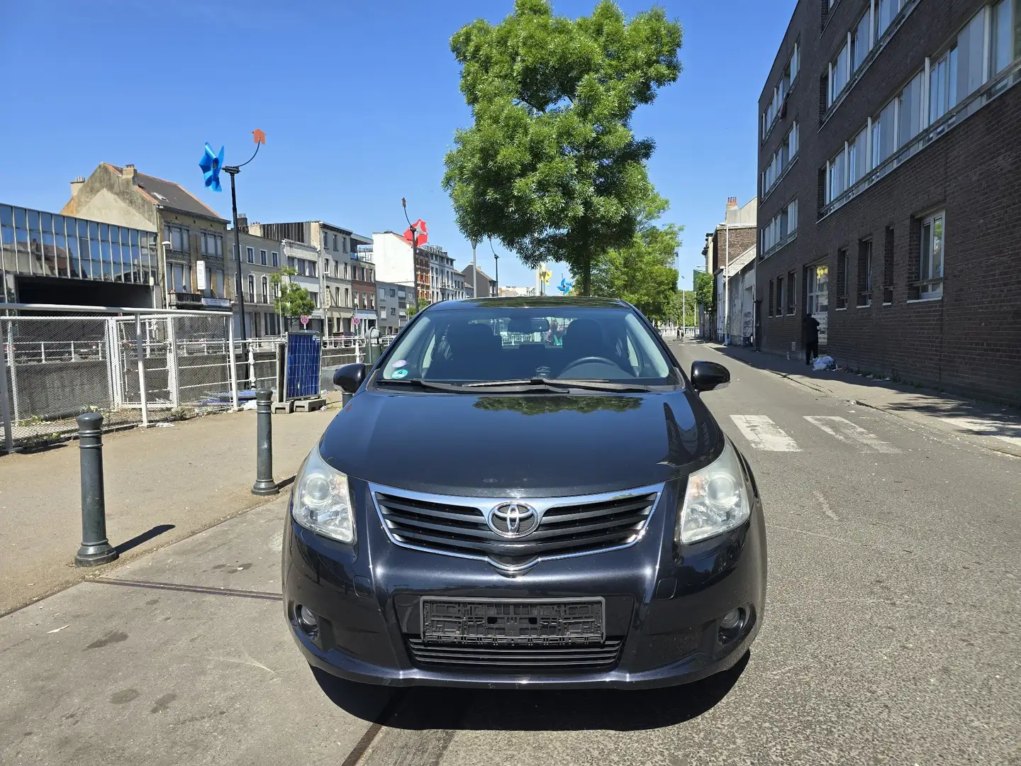 Toyota Avensis 2.0i Premium Multidrive S((EXPORT AFRICA MERCI)) - 1
