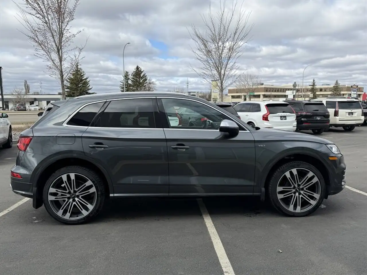 Audi SQ5 снимка Audi SQ5