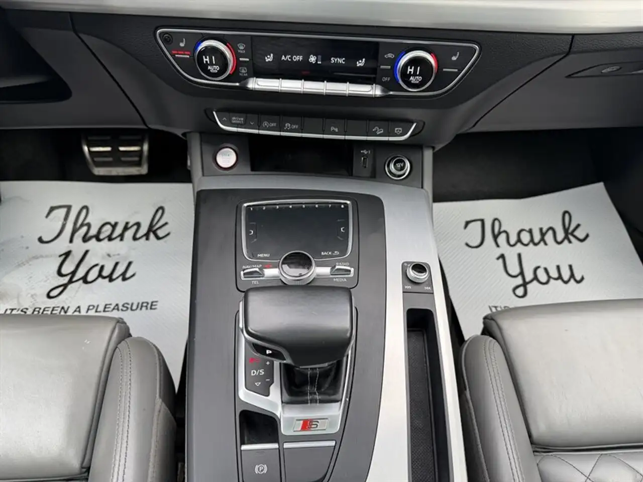 Audi SQ5 снимка Audi SQ5
