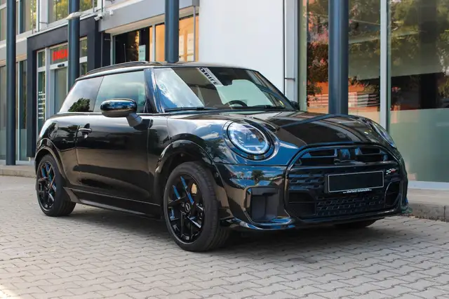 Mini Hatch view 3