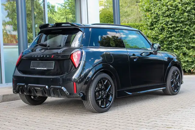 Mini Hatch view 5