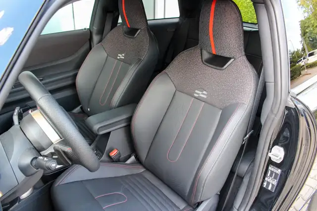 Mini Hatch view 11