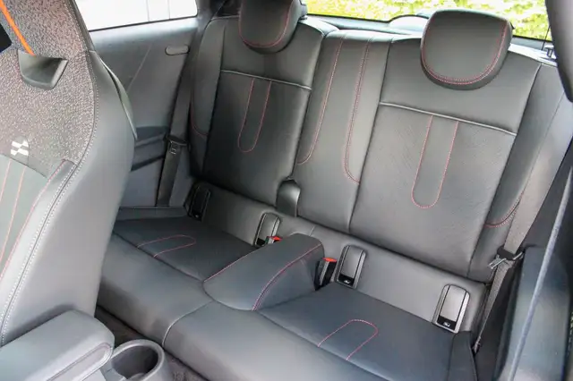 Mini Hatch view 15