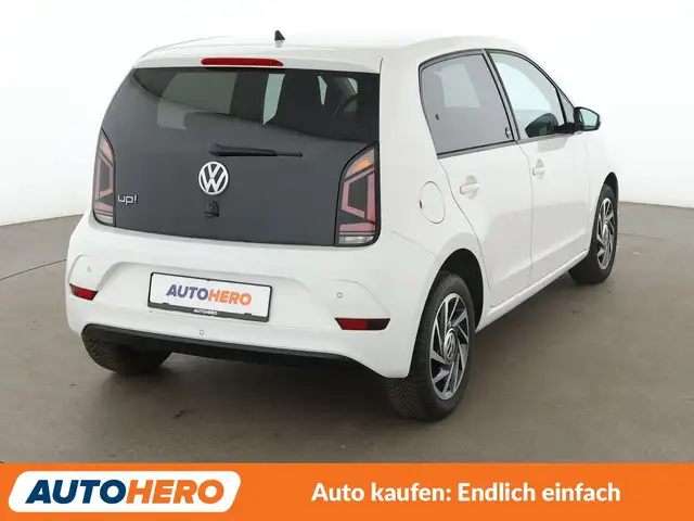 Volkswagen up! view 6