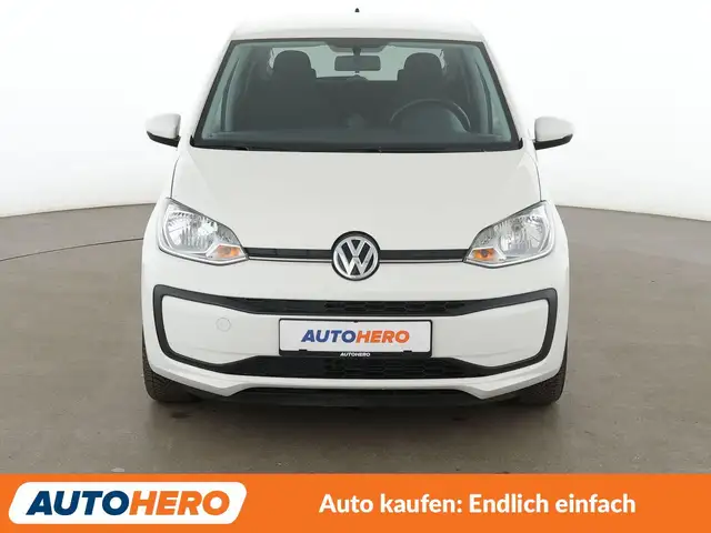 Volkswagen up! view 9