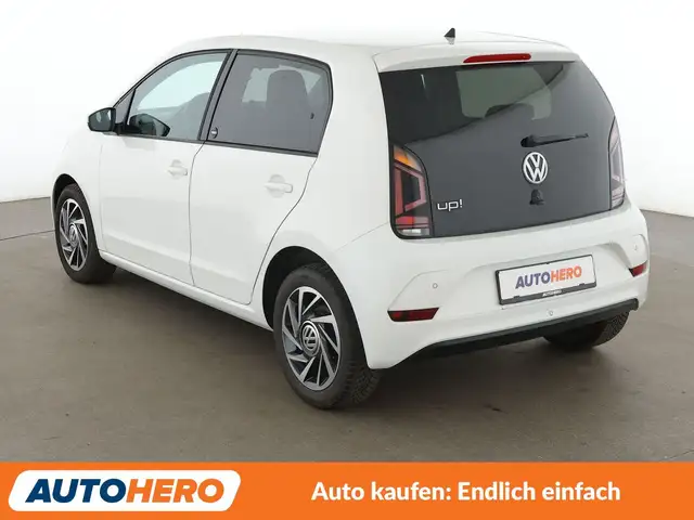 Volkswagen up! view 4