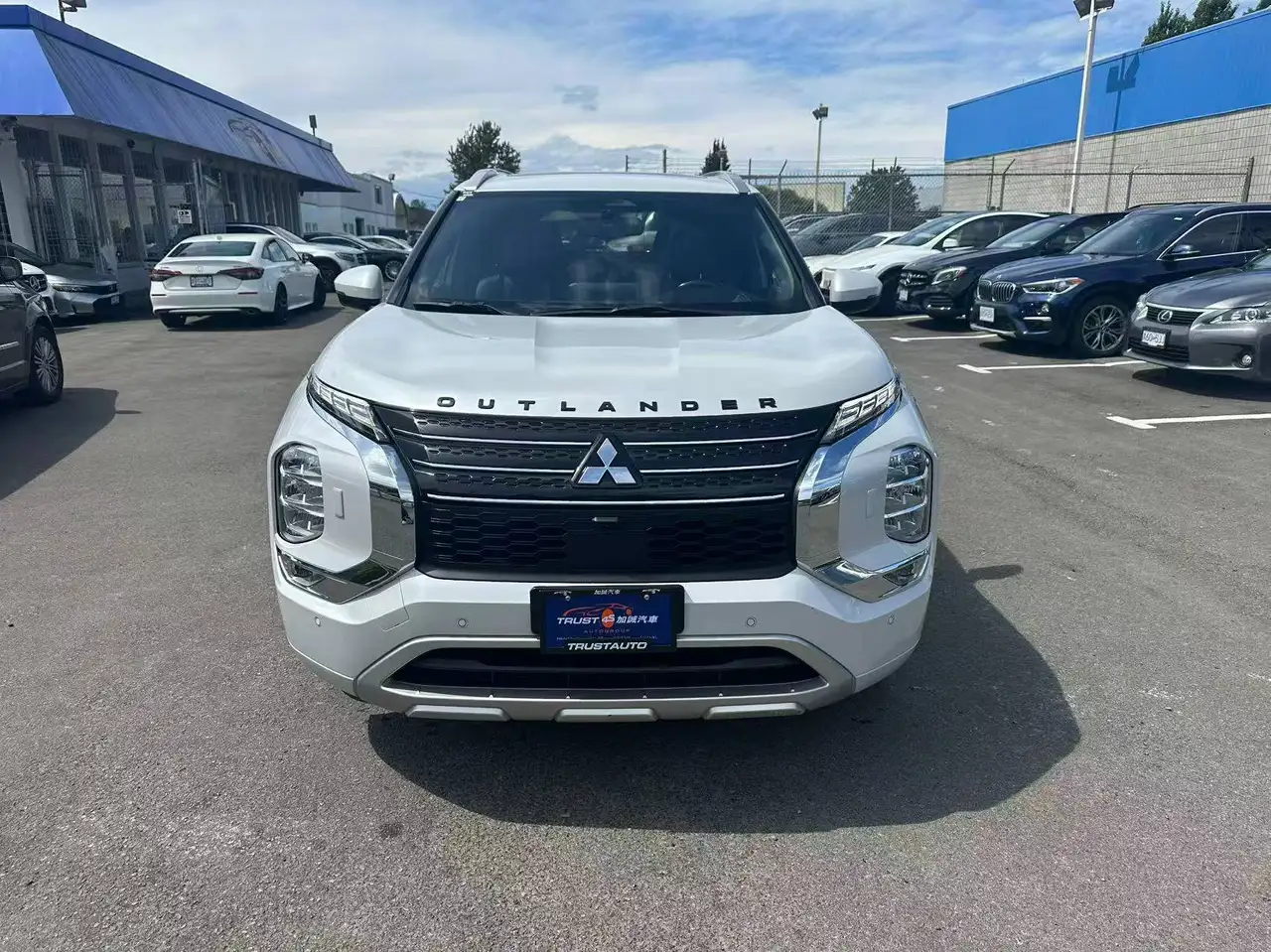 Mitsubishi Outlander снимка Mitsubishi Outlander