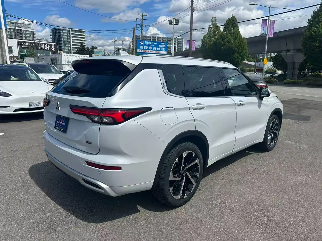 Mitsubishi Outlander снимка Mitsubishi Outlander