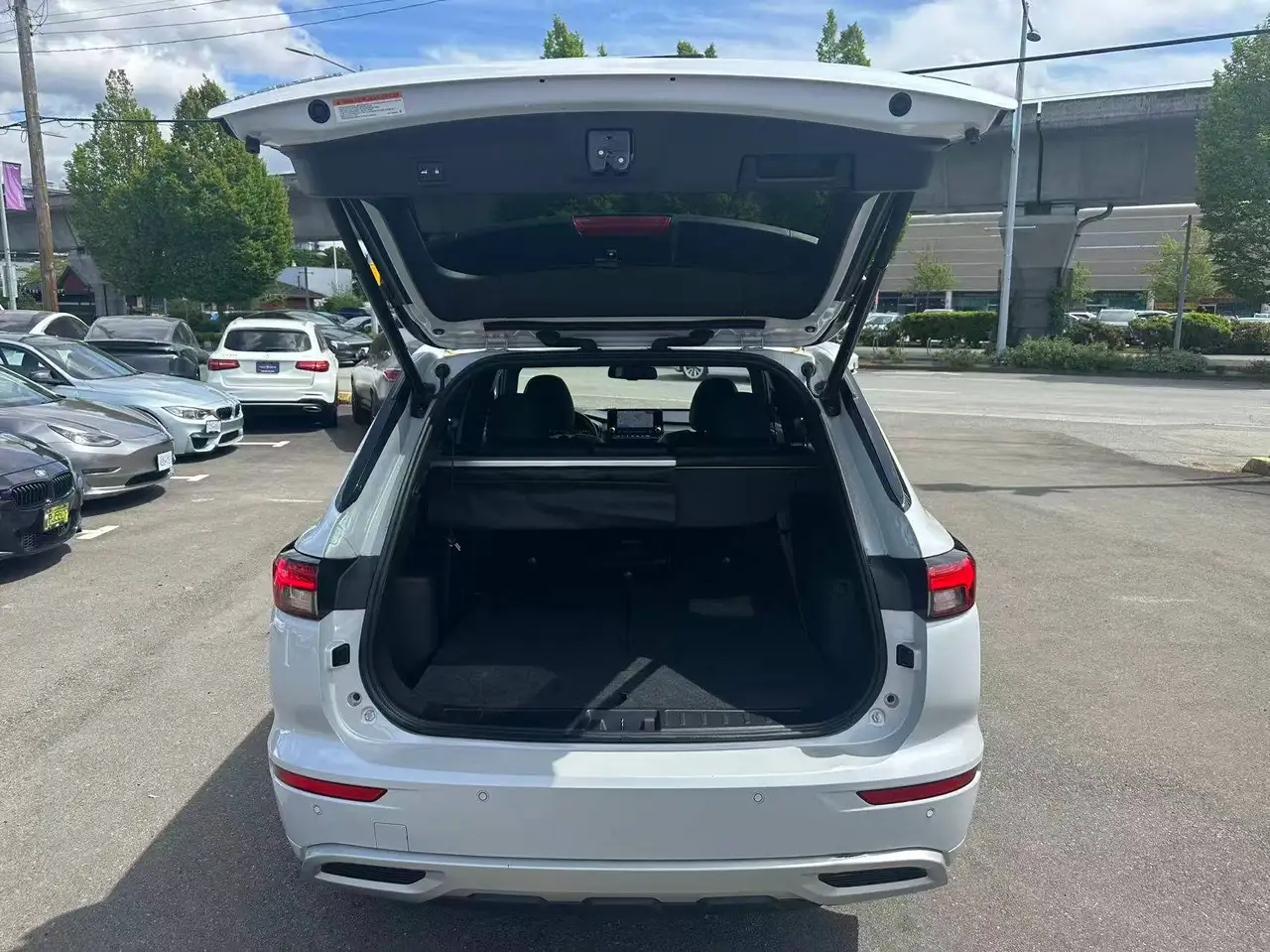 Mitsubishi Outlander снимка Mitsubishi Outlander