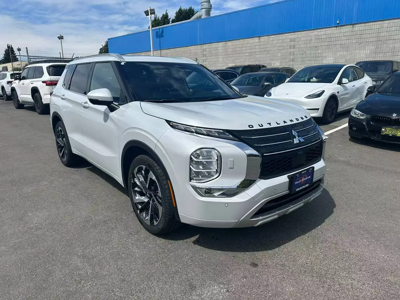 Mitsubishi Outlander снимка Mitsubishi Outlander