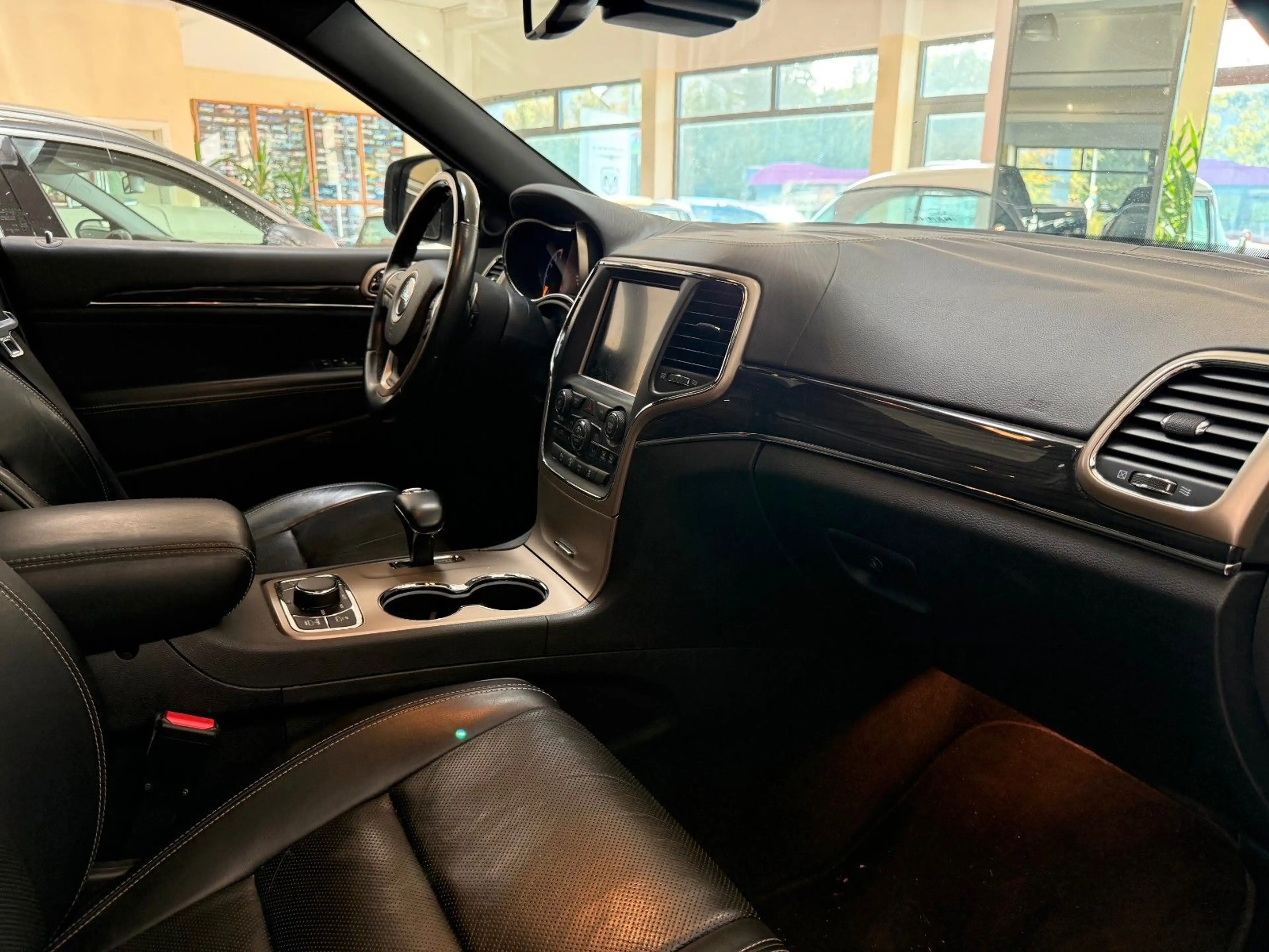 Jeep Grand Cherokee 3.0 CRD Overland° — photo 12