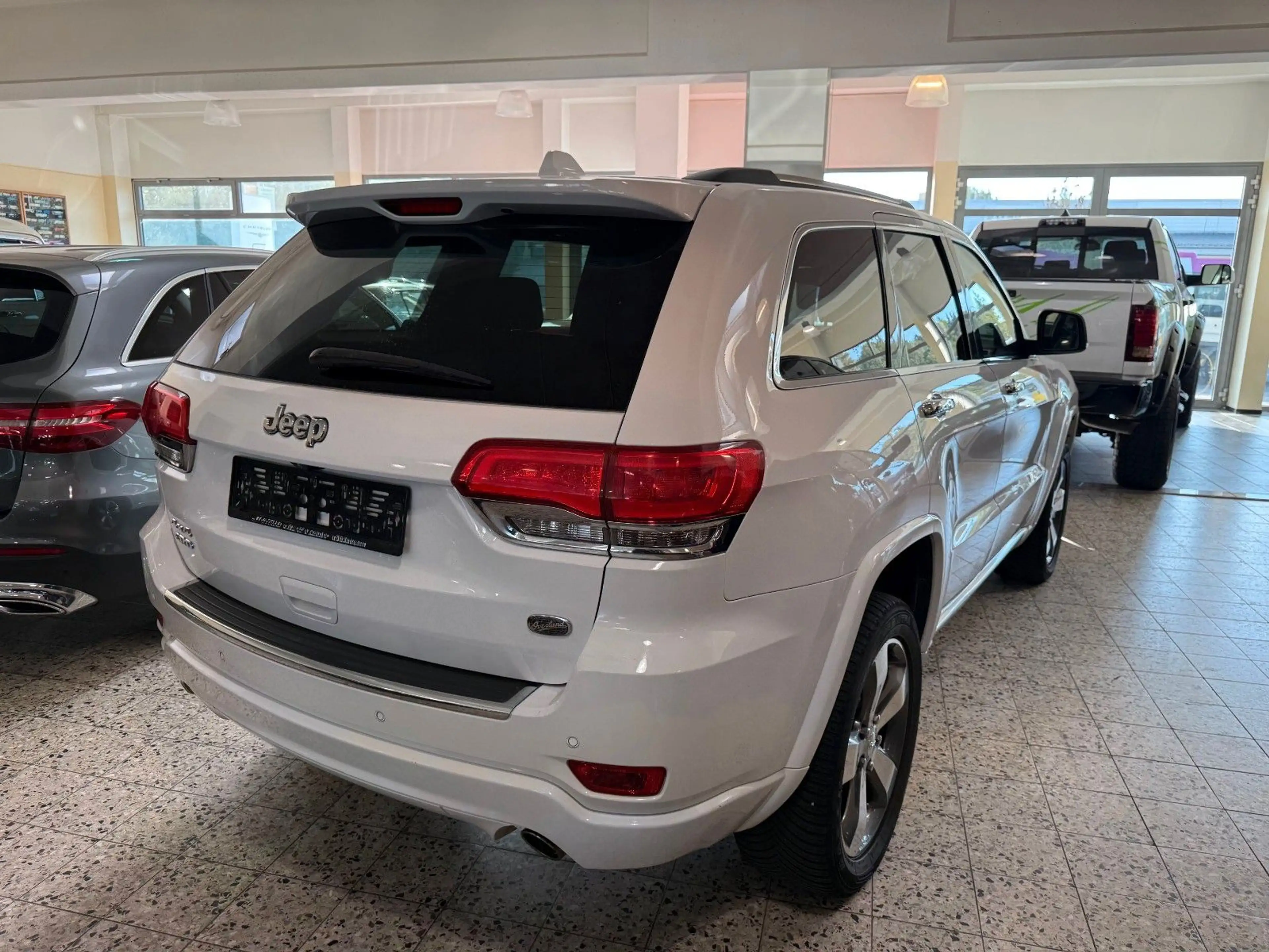 Jeep Grand Cherokee 3.0 CRD Overland° — photo 2