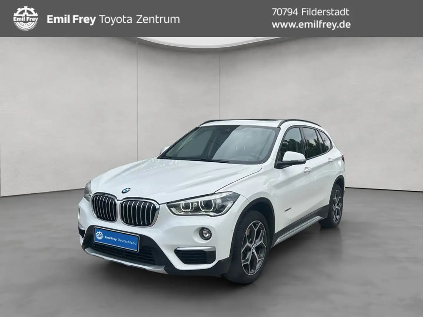 BMW X1 xDrive20i Aut. xLine Wit - 1
