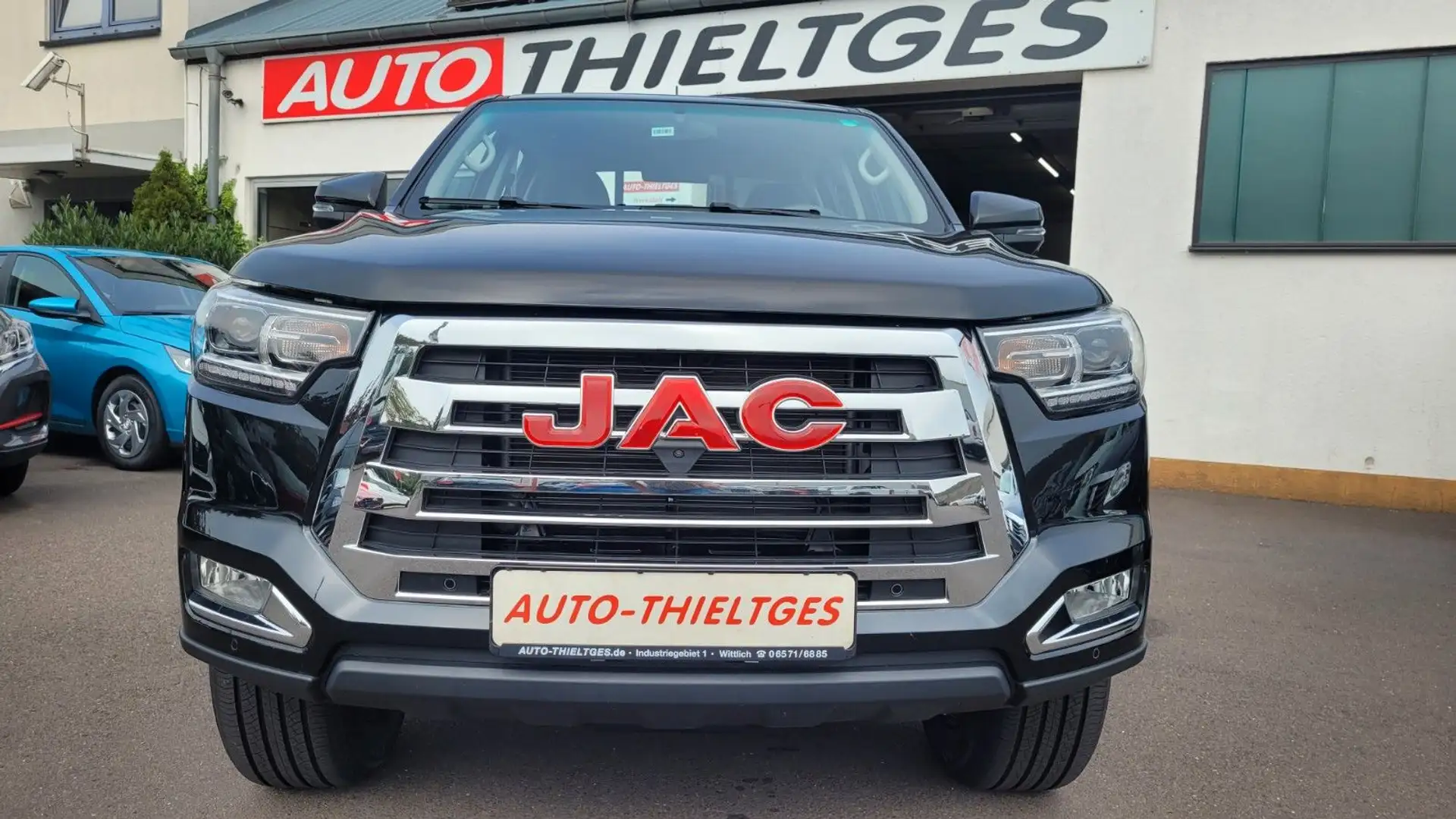 JAC 8 Pro JAC T8 mit AHK. 3T. 4 WD Noir - 1