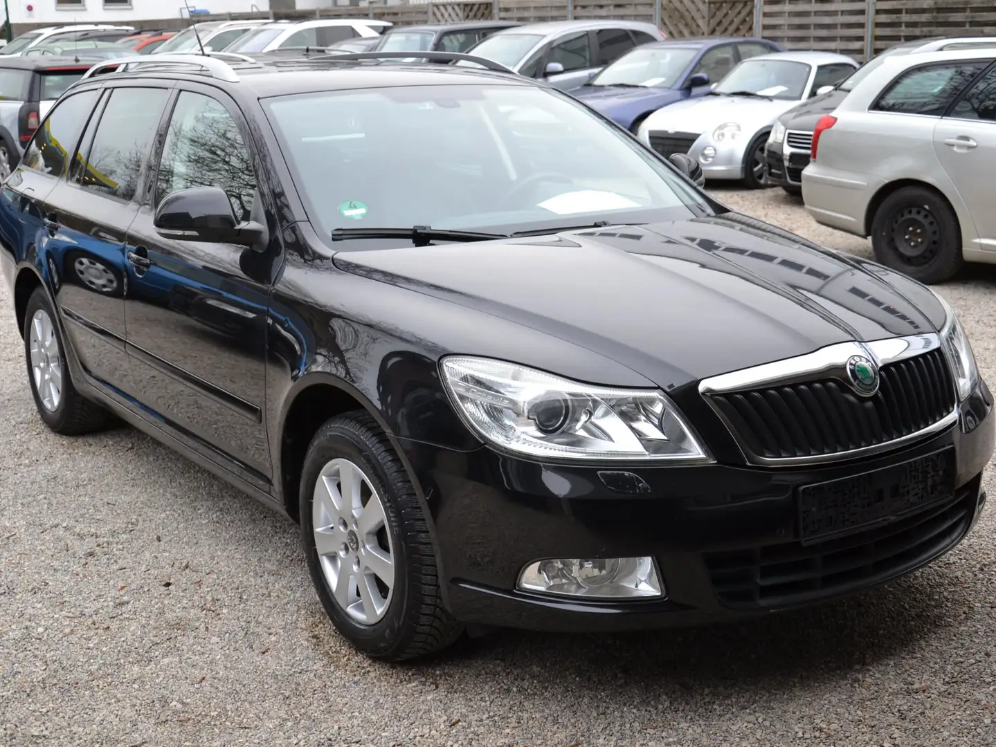 Skoda Octavia Elegance Aut.+ Leder + Navi + Kamera + Alu Schwarz - 2