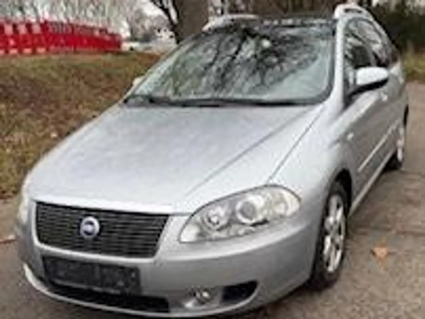 Fiat Croma 1.9 16V Multijet Emotion Gris - 2
