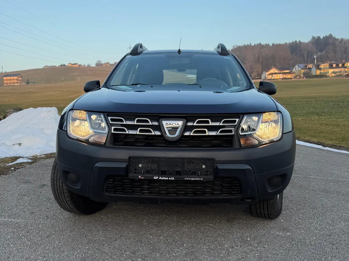 Dacia Duster 1,6 - Service + Pickerl vor 300 km NEU. Blau - 2