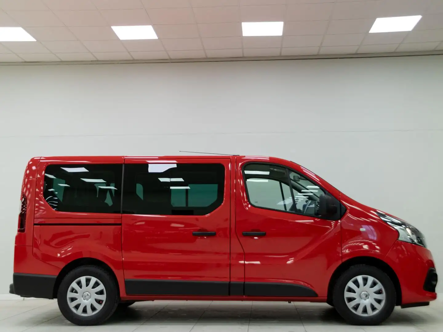 Renault Trafic SL Limited 1.6dCi Energy 88kW Rojo - 2
