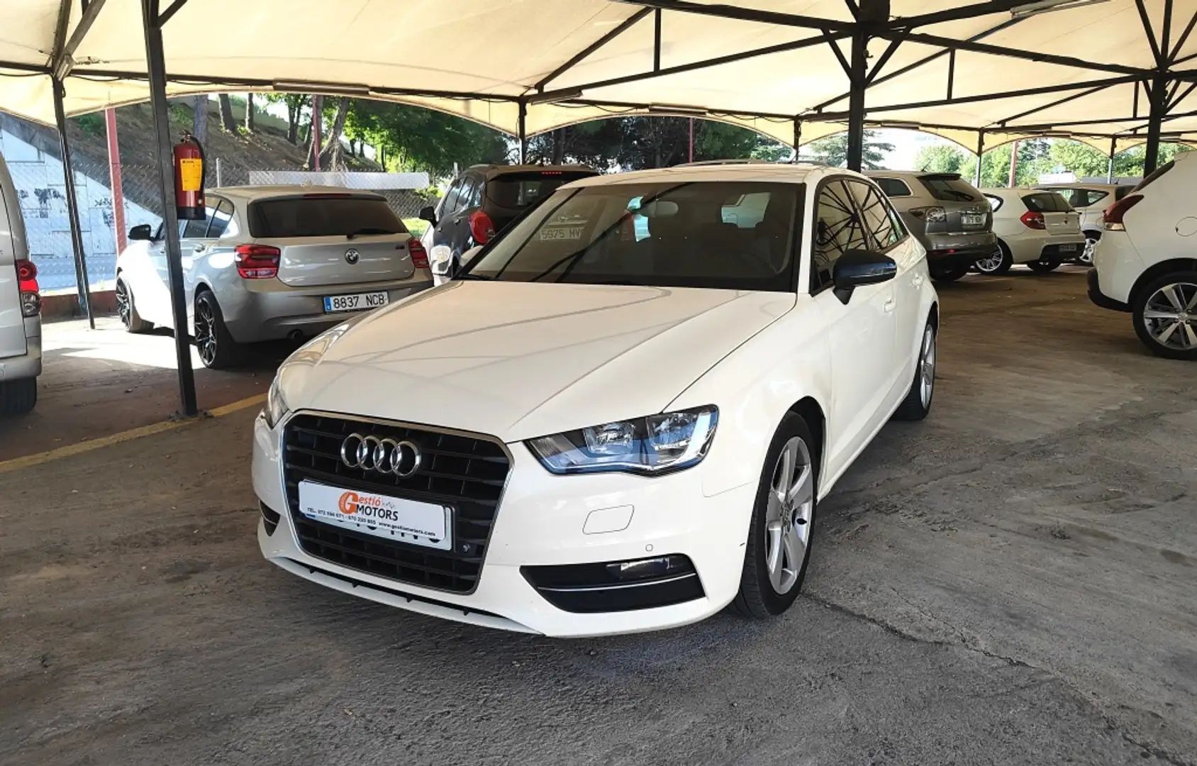 Audi A3 Sportback 1.6TDI Attraction 105 Blanco - 1