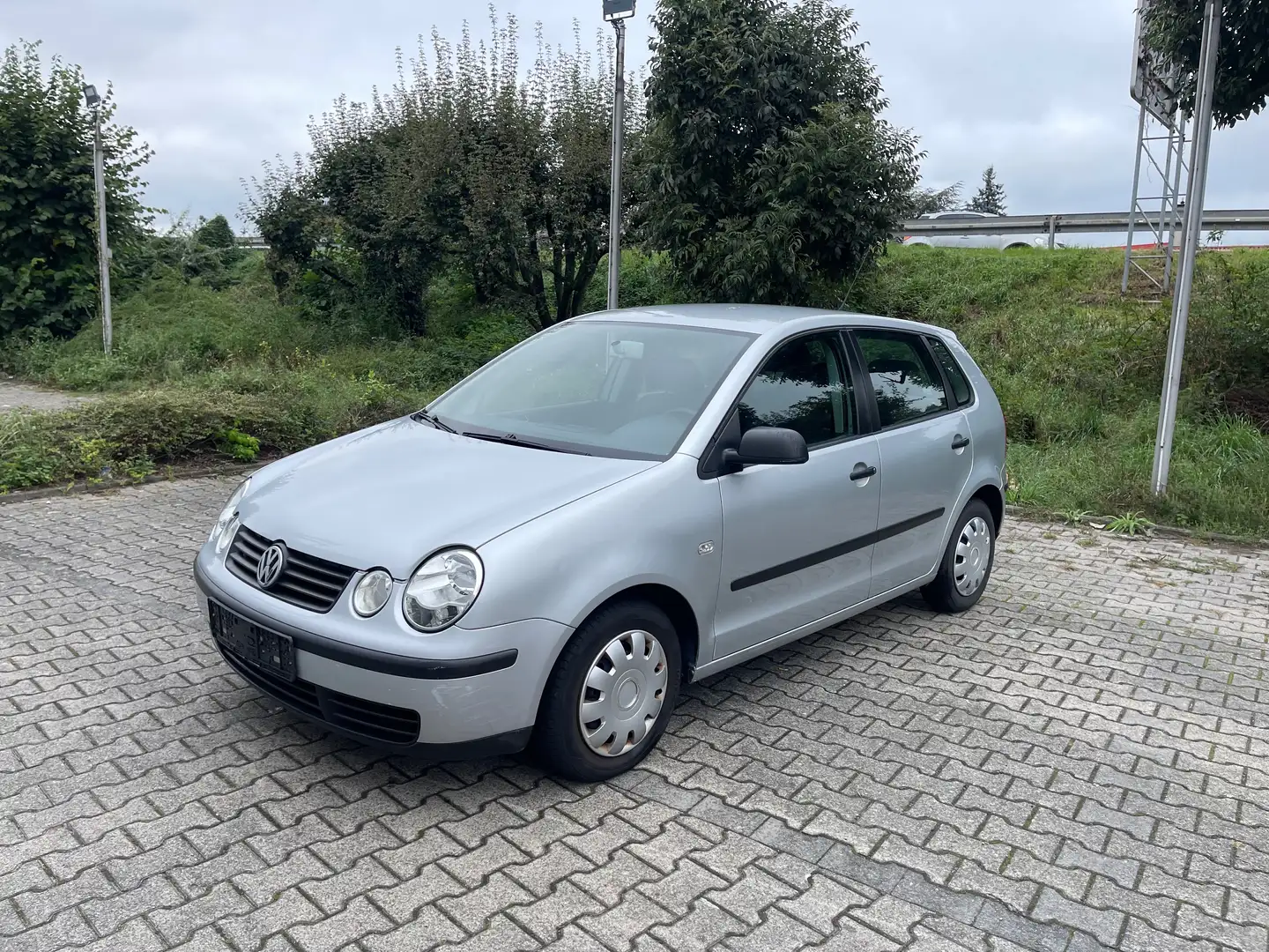 Volkswagen Polo Basis Grau - 1